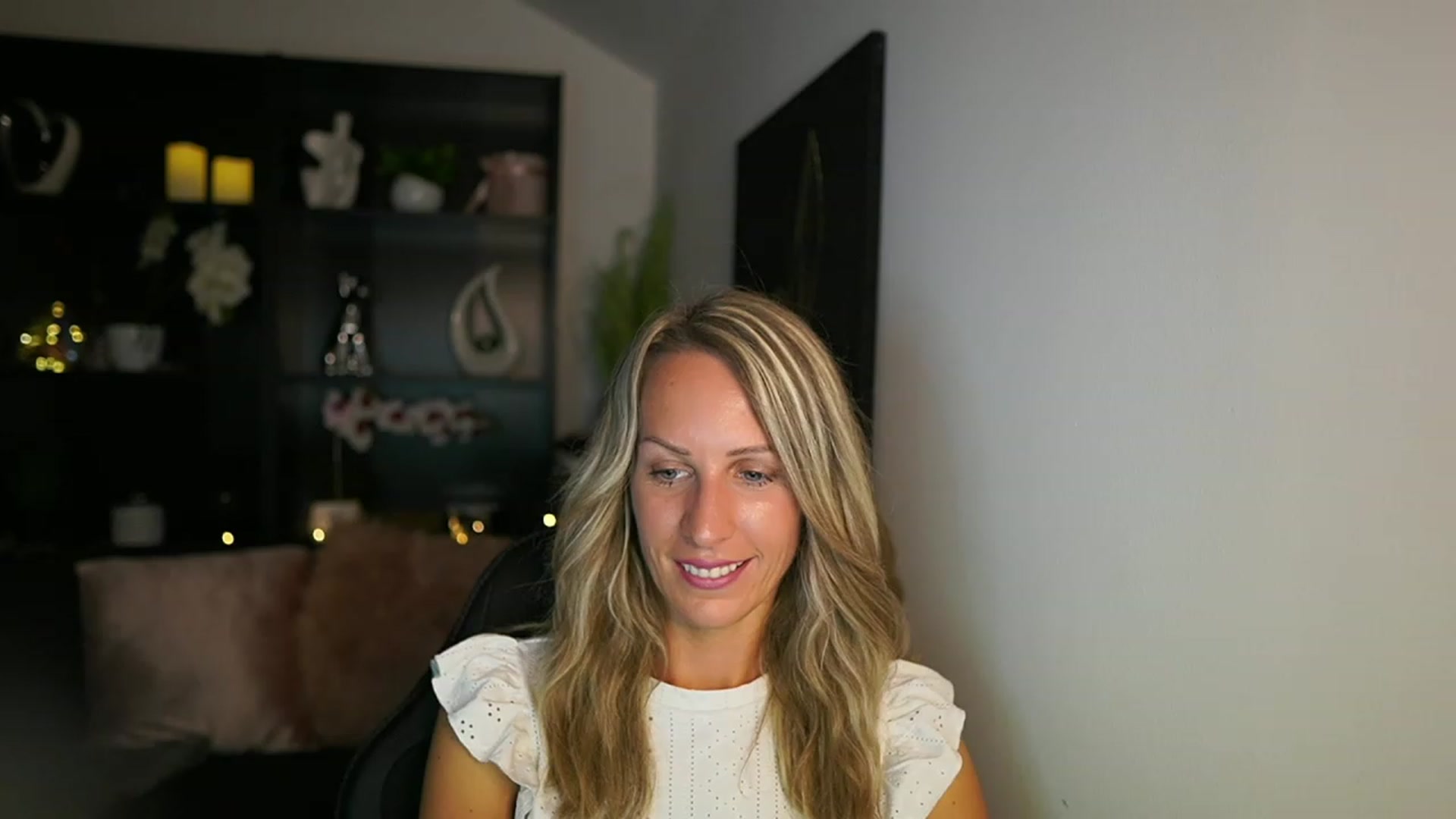 Gallery image thumbnail from Nikki__Sexx__'s myfreecams stream on, 08/15/2023, 19:44 image 18 of 20