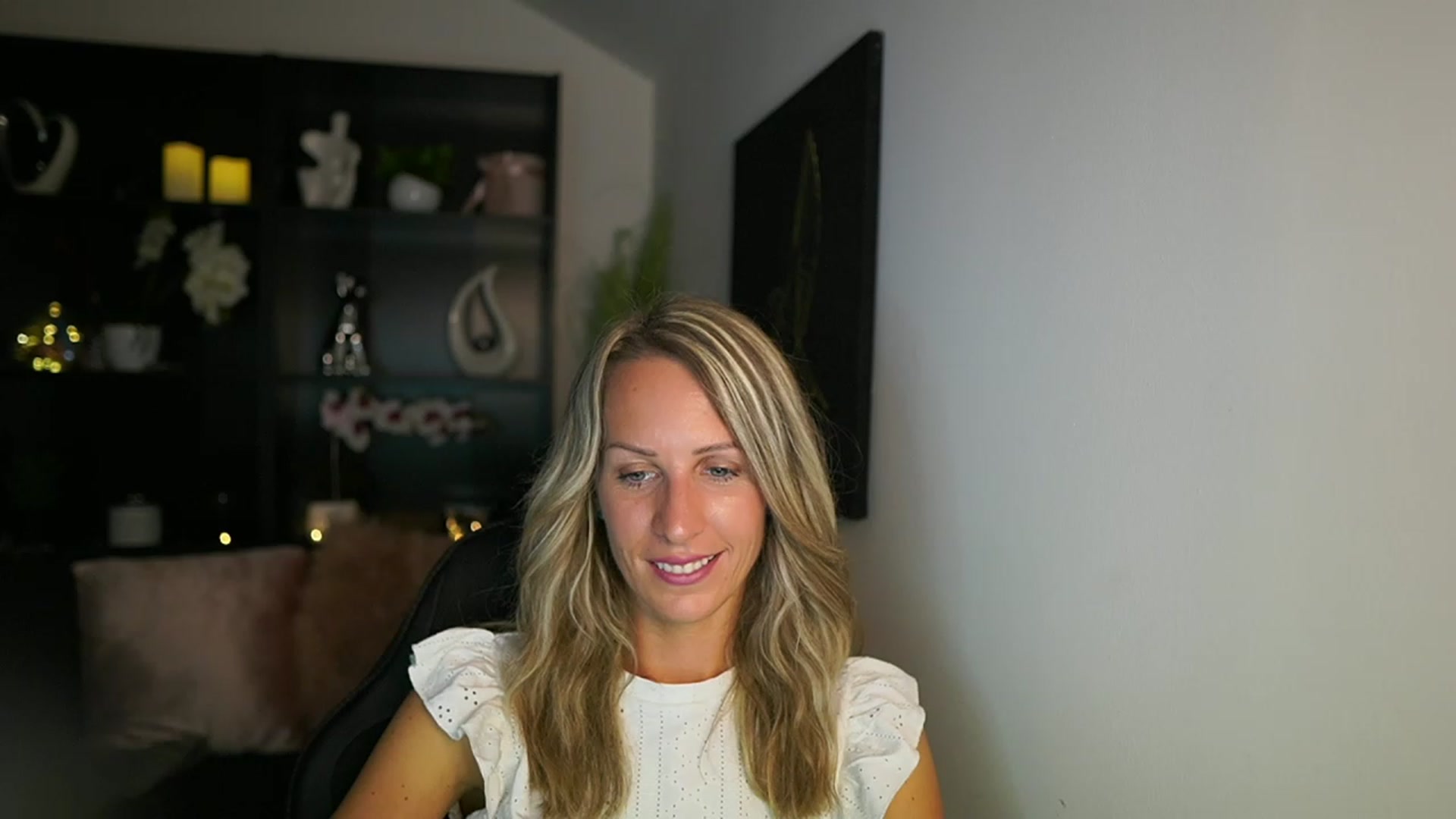 Gallery image thumbnail from Nikki__Sexx__'s myfreecams stream on, 08/15/2023, 19:44 image 15 of 20