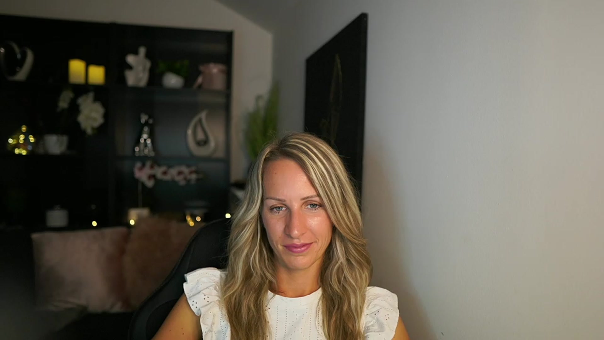 Gallery image thumbnail from Nikki__Sexx__'s myfreecams stream on, 08/15/2023, 19:44 image 10 of 20