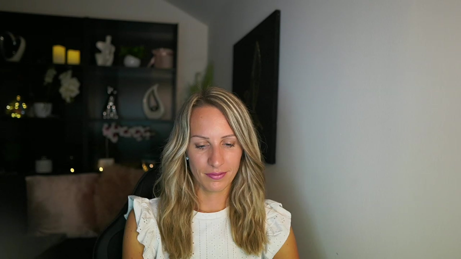 Gallery image thumbnail from Nikki__Sexx__'s myfreecams stream on, 08/15/2023, 21:32 image 10 of 20