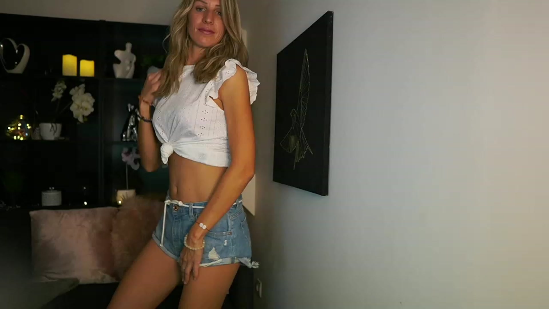 Gallery image thumbnail from Nikki__Sexx__'s myfreecams stream on, 08/15/2023, 21:32 image 1 of 20