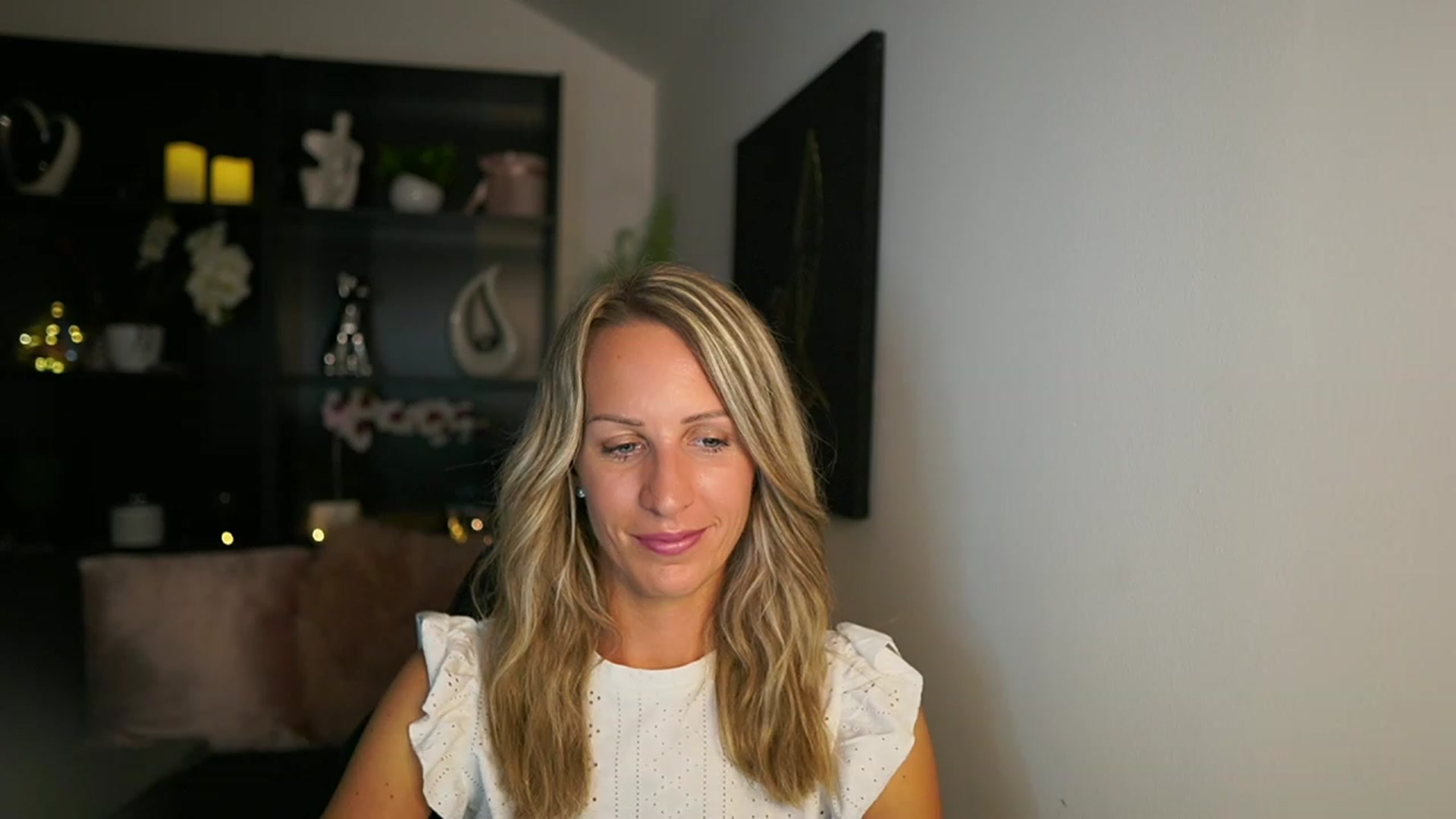 Gallery image thumbnail from Nikki__Sexx__'s myfreecams stream on, 08/15/2023, 21:32 image 13 of 20