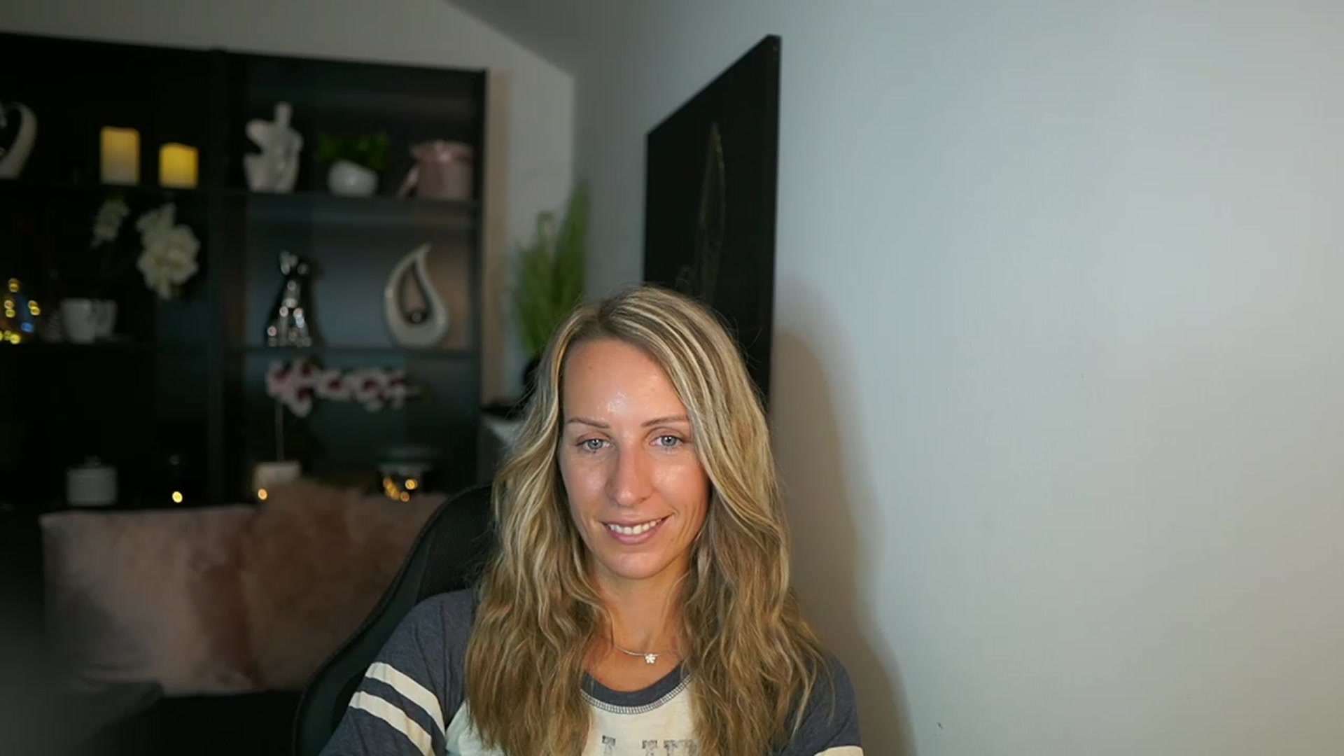 Gallery image thumbnail from Nikki__Sexx__'s myfreecams stream on, 08/17/2023, 22:01 image 5 of 20