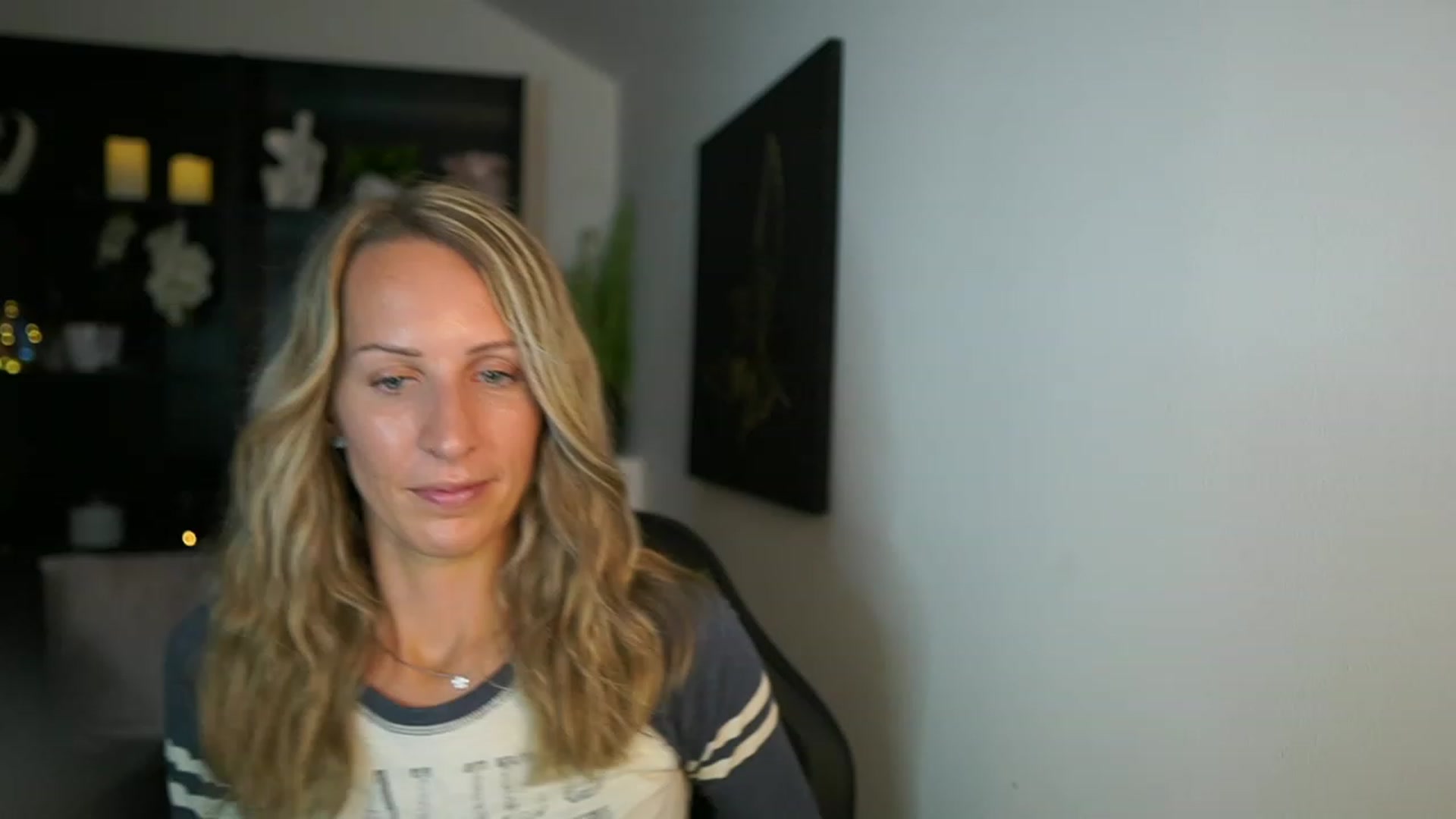 Gallery image thumbnail from Nikki__Sexx__'s myfreecams stream on, 08/17/2023, 22:01 image 12 of 20
