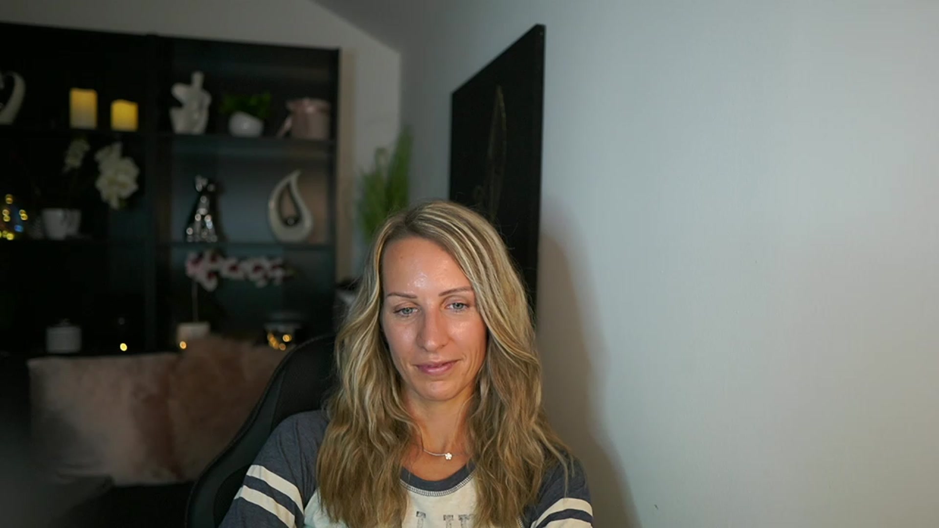 Gallery image thumbnail from Nikki__Sexx__'s myfreecams stream on, 08/17/2023, 22:01 image 6 of 20
