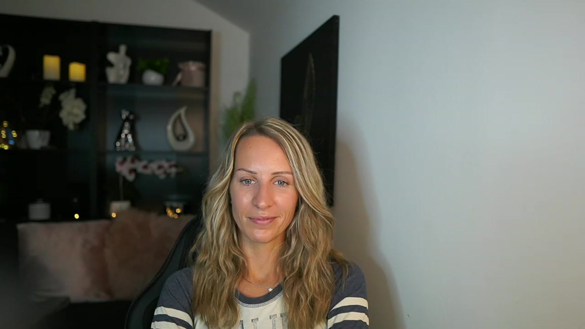 Gallery image thumbnail from Nikki__Sexx__'s myfreecams stream on, 08/17/2023, 22:01 image 10 of 20