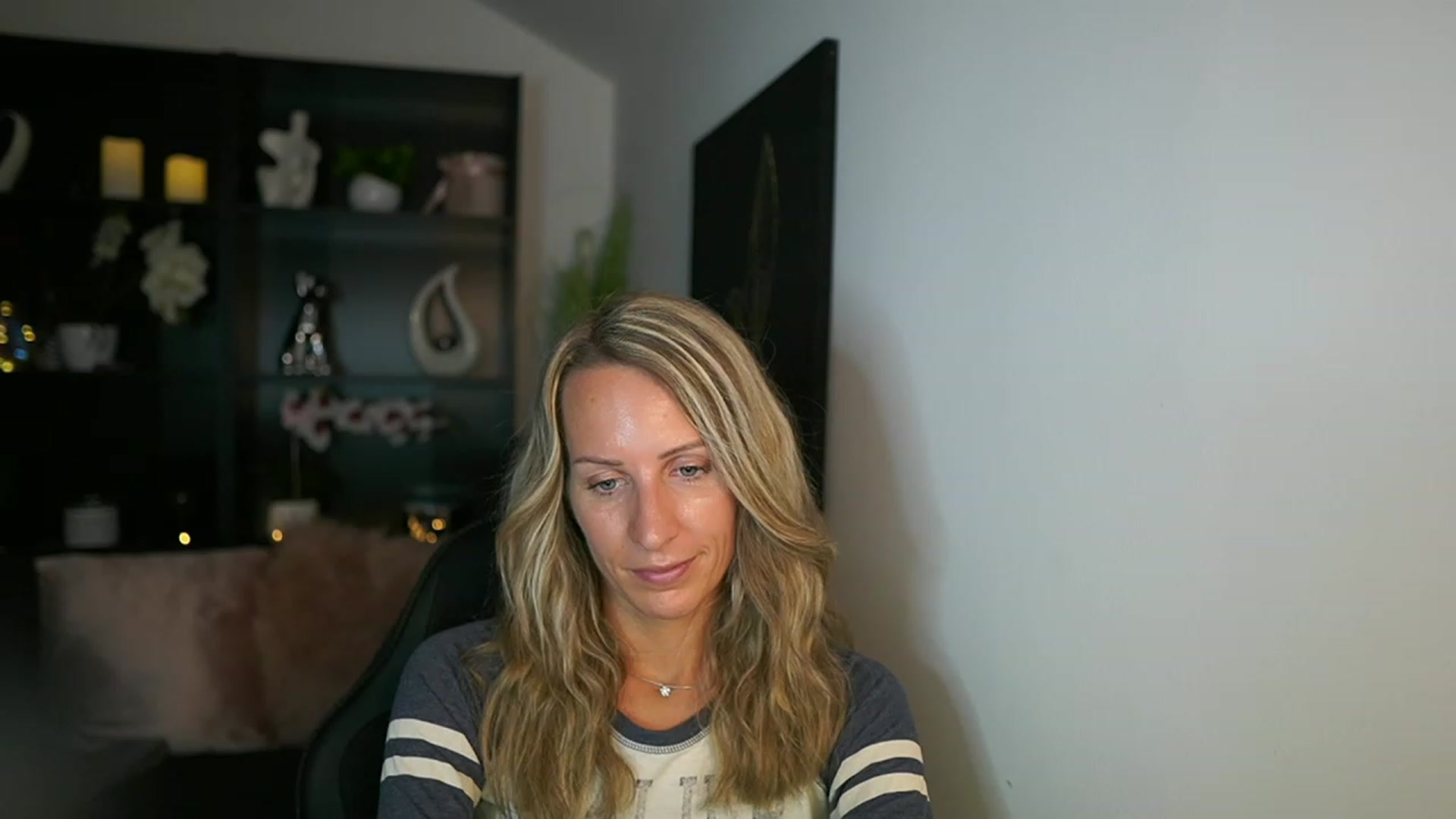 Gallery image thumbnail from Nikki__Sexx__'s myfreecams stream on, 08/17/2023, 22:01 image 19 of 20