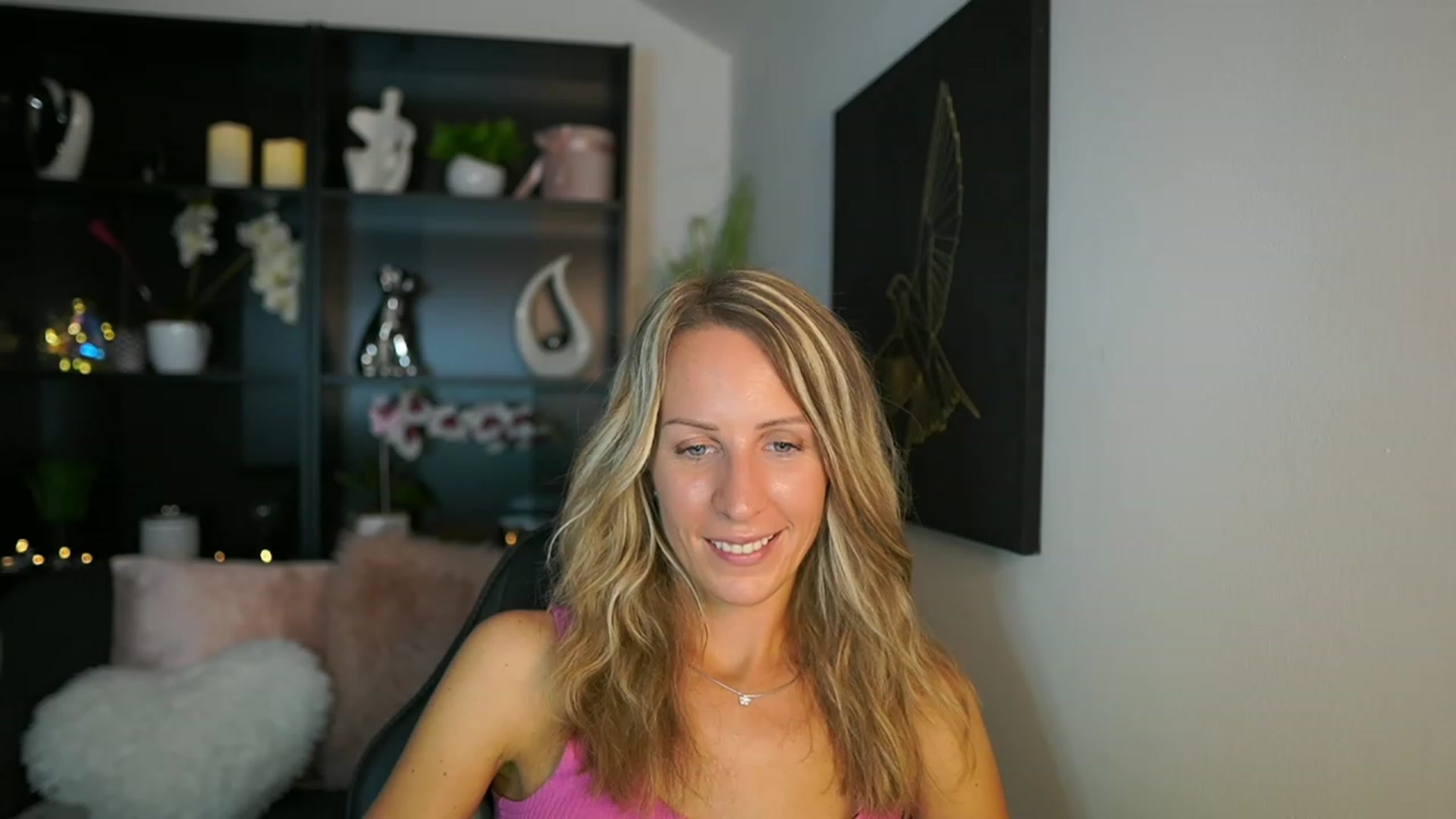 Gallery image thumbnail from Nikki__Sexx__'s myfreecams stream on, 08/22/2023, 21:00 image 14 of 20