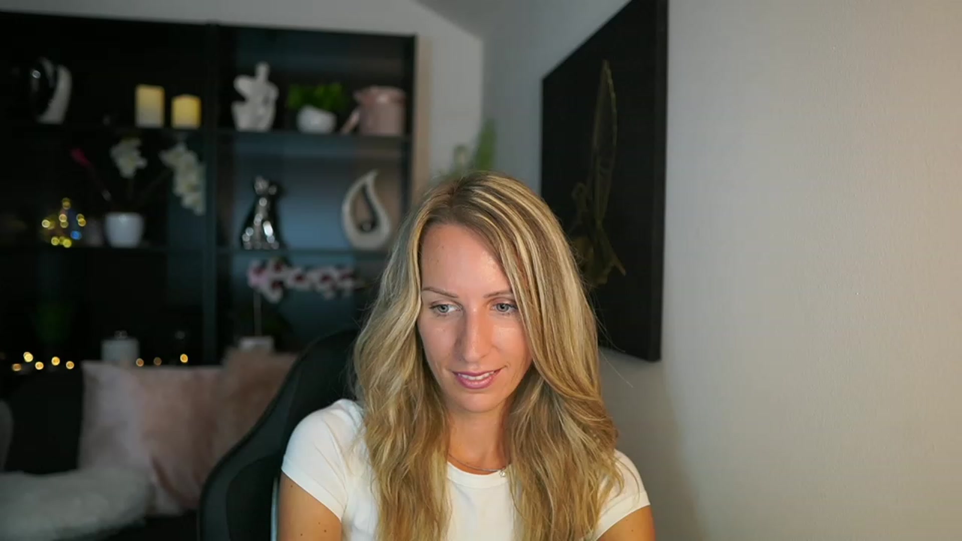 Gallery image thumbnail from Nikki__Sexx__'s myfreecams stream on, 08/24/2023, 21:41 image 3 of 20