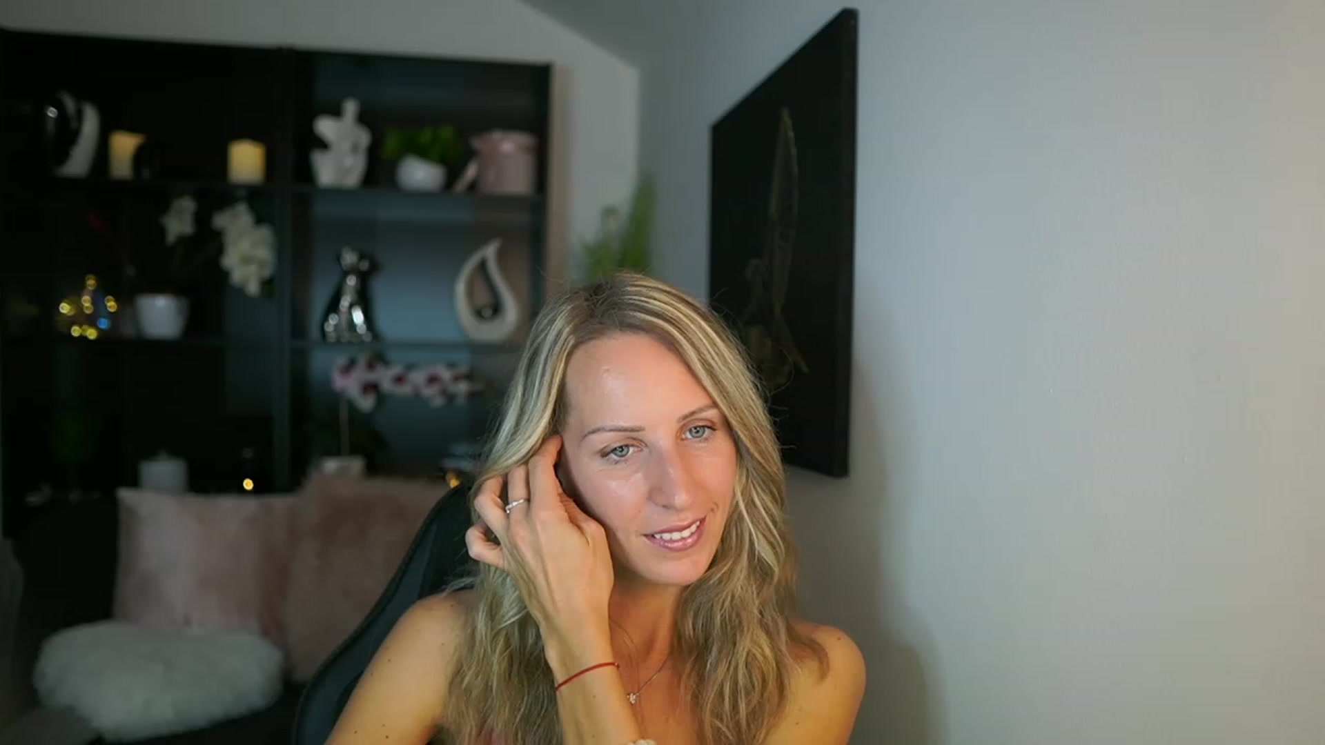 Gallery image thumbnail from Nikki__Sexx__'s myfreecams stream on, 08/29/2023, 18:32 image 15 of 20