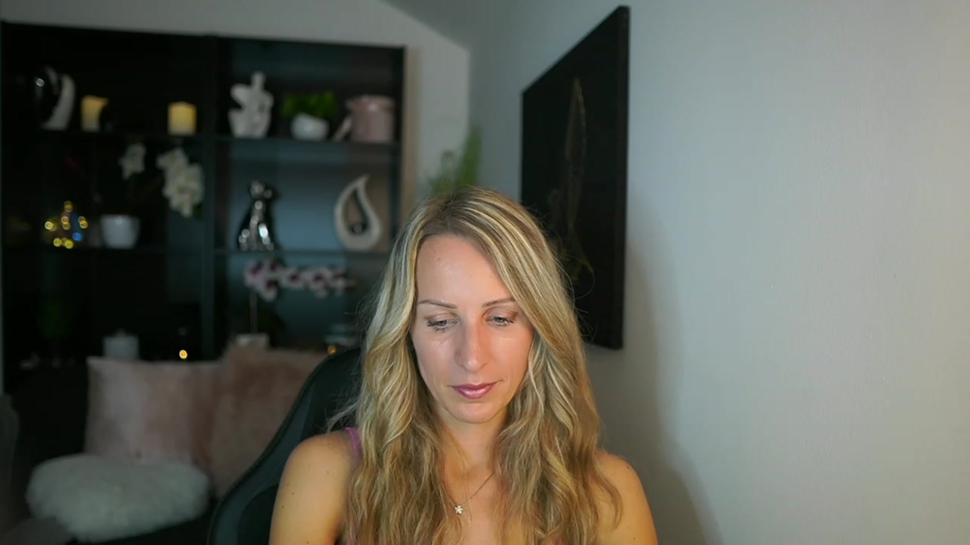 Gallery image thumbnail from Nikki__Sexx__'s myfreecams stream on, 08/29/2023, 18:32 image 5 of 20