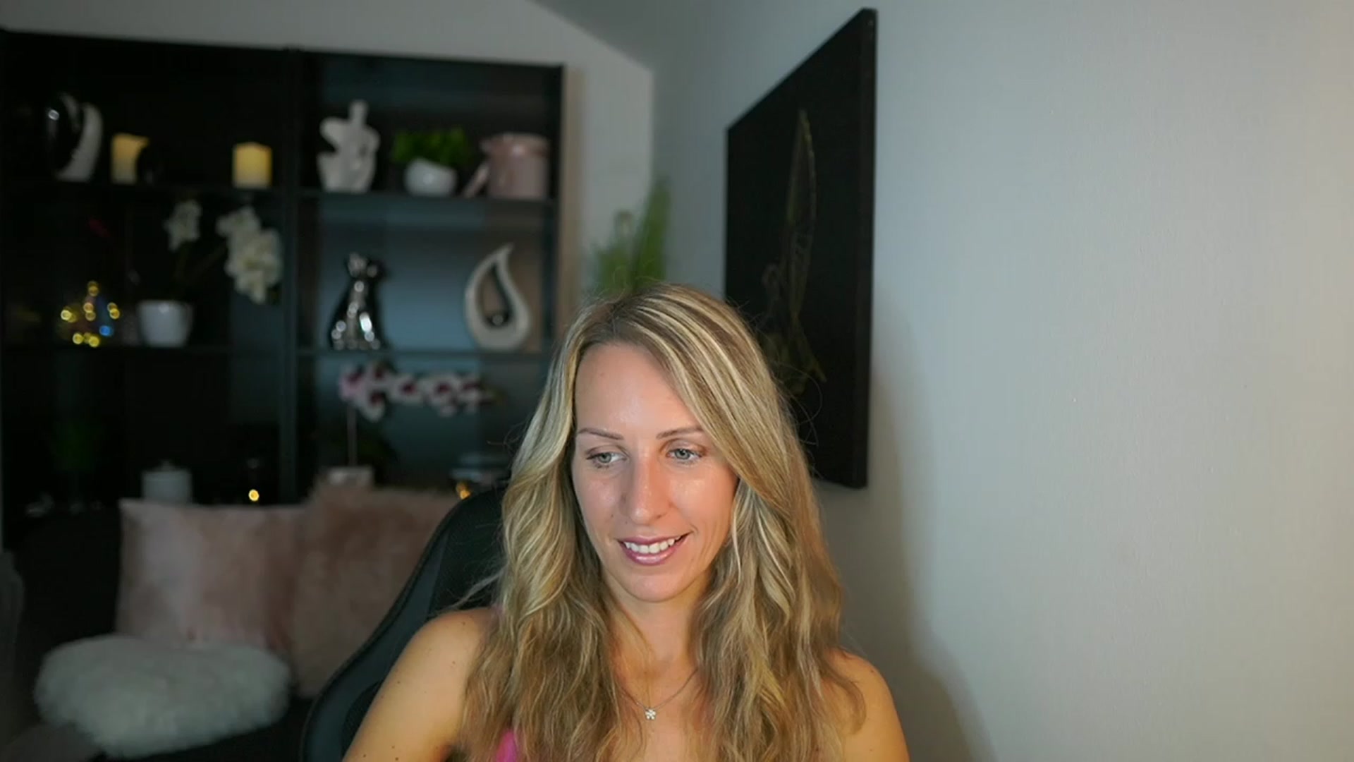 Gallery image thumbnail from Nikki__Sexx__'s myfreecams stream on, 08/29/2023, 18:32 image 16 of 20