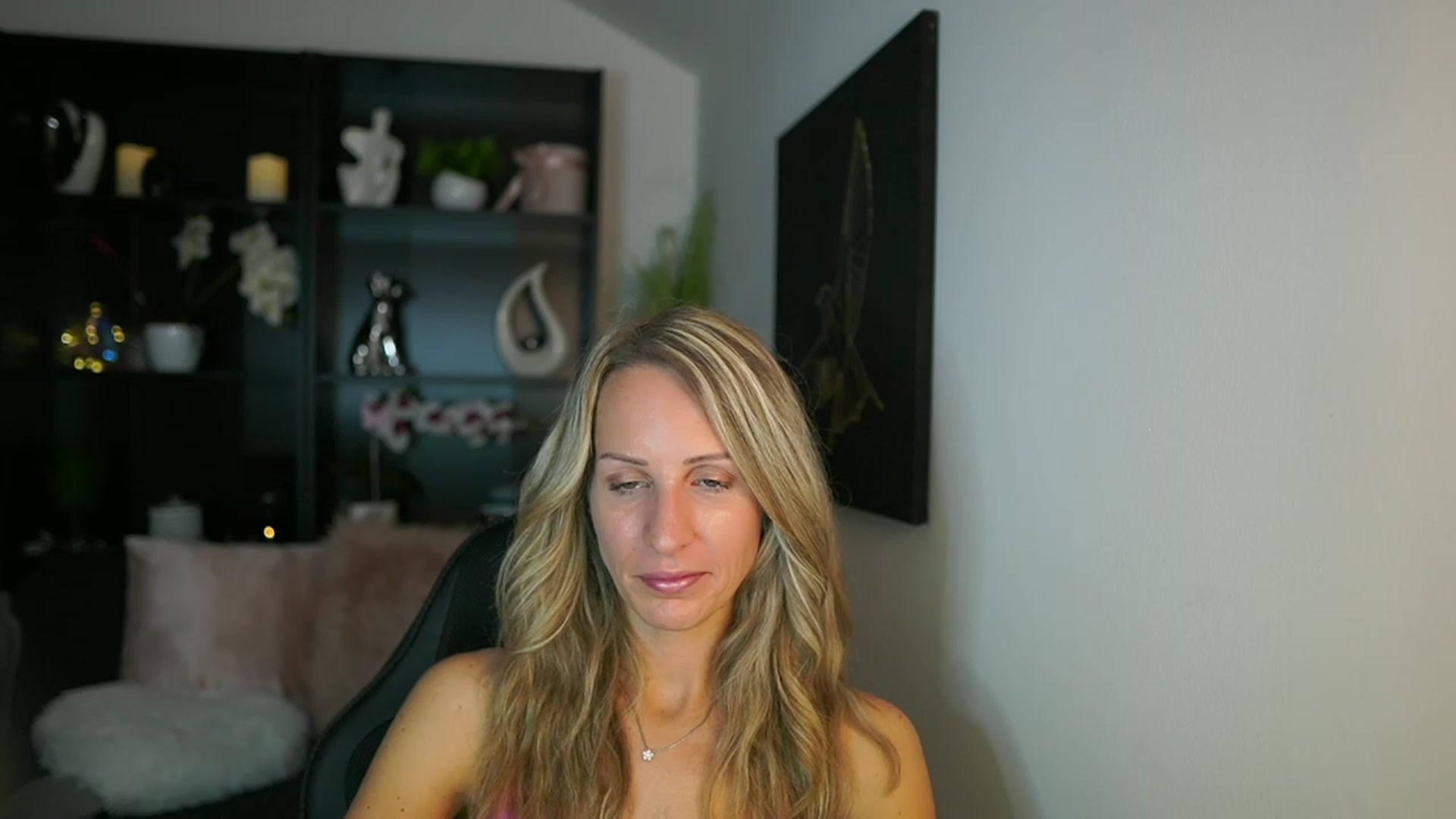Gallery image thumbnail from Nikki__Sexx__'s myfreecams stream on, 08/29/2023, 19:44 image 5 of 20