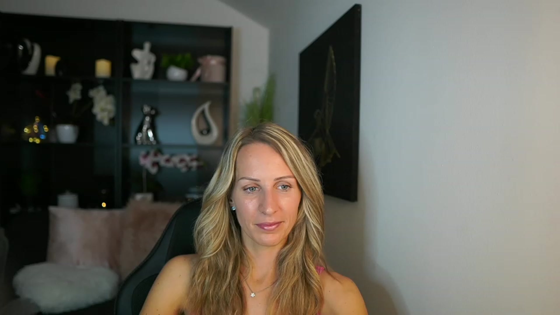 Gallery image thumbnail from Nikki__Sexx__'s myfreecams stream on, 08/29/2023, 19:44 image 8 of 20