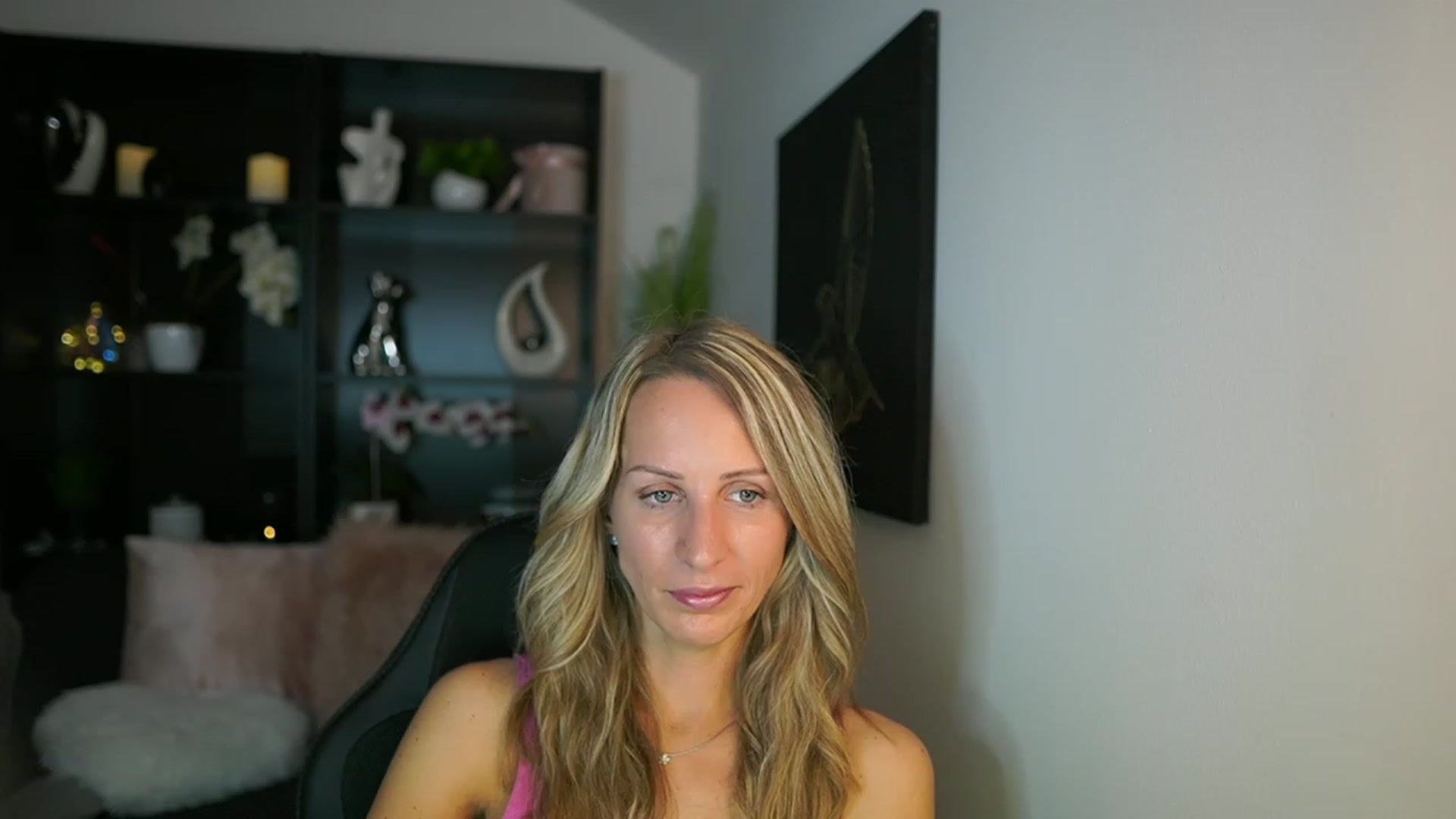 Gallery image thumbnail from Nikki__Sexx__'s myfreecams stream on, 08/29/2023, 19:44 image 10 of 20
