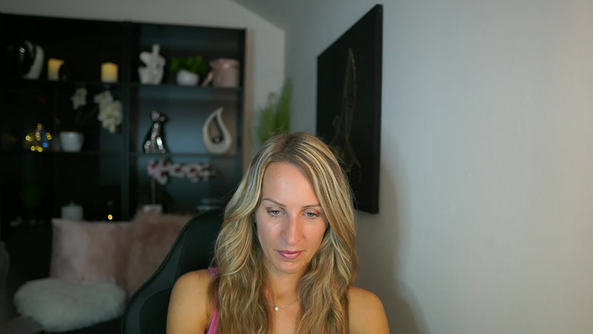 Gallery image thumbnail from Nikki__Sexx__'s myfreecams stream on, 08/29/2023, 19:44 image 14 of 20