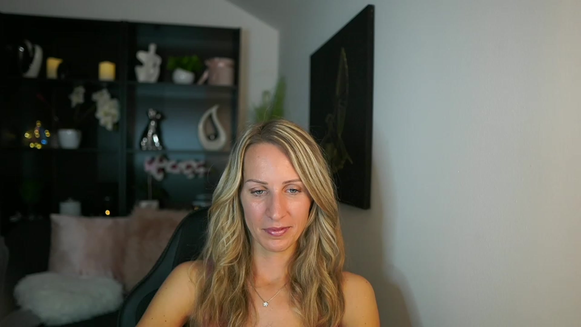 Gallery image thumbnail from Nikki__Sexx__'s myfreecams stream on, 08/29/2023, 21:31 image 9 of 20