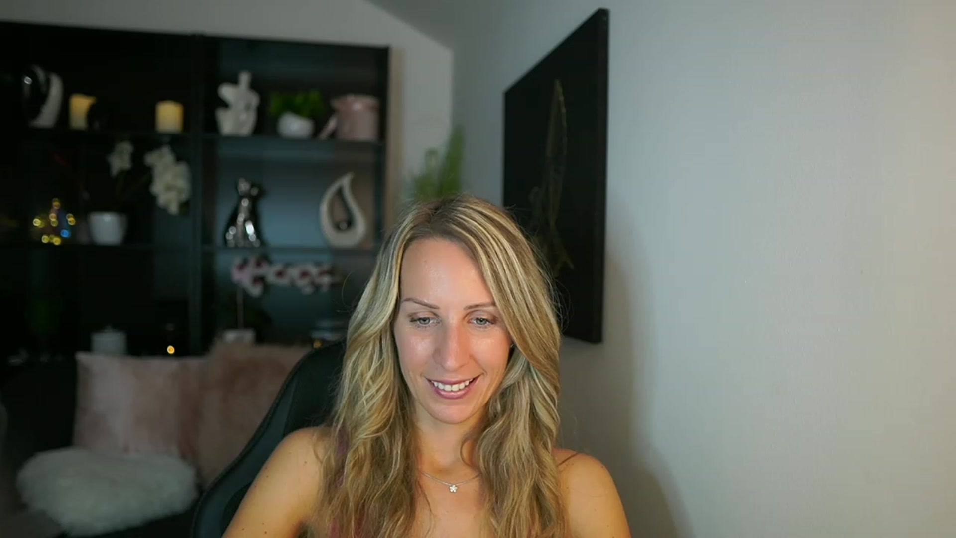 Gallery image thumbnail from Nikki__Sexx__'s myfreecams stream on, 08/29/2023, 21:31 image 15 of 20