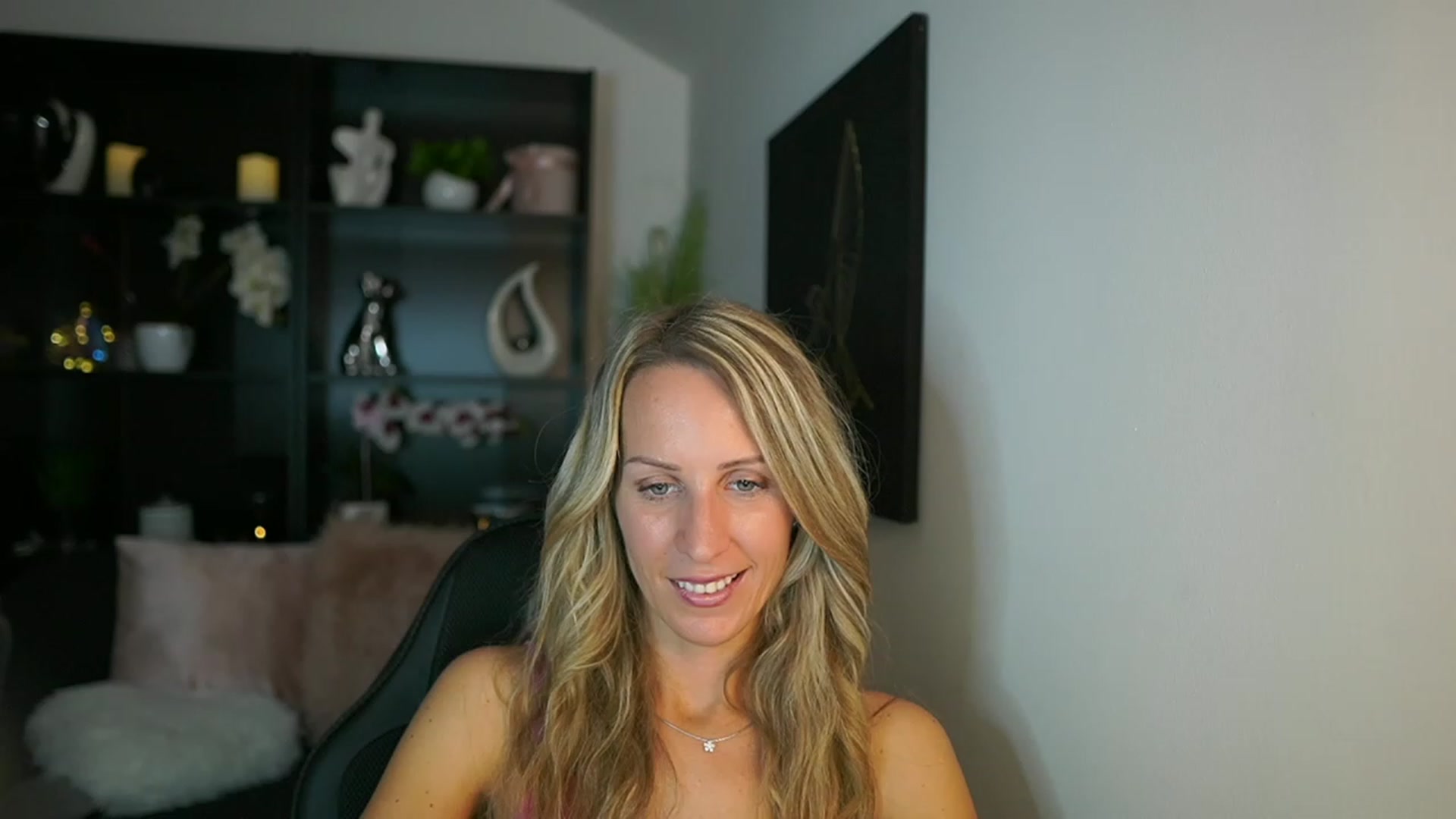 Gallery image thumbnail from Nikki__Sexx__'s myfreecams stream on, 08/29/2023, 21:31 image 16 of 20