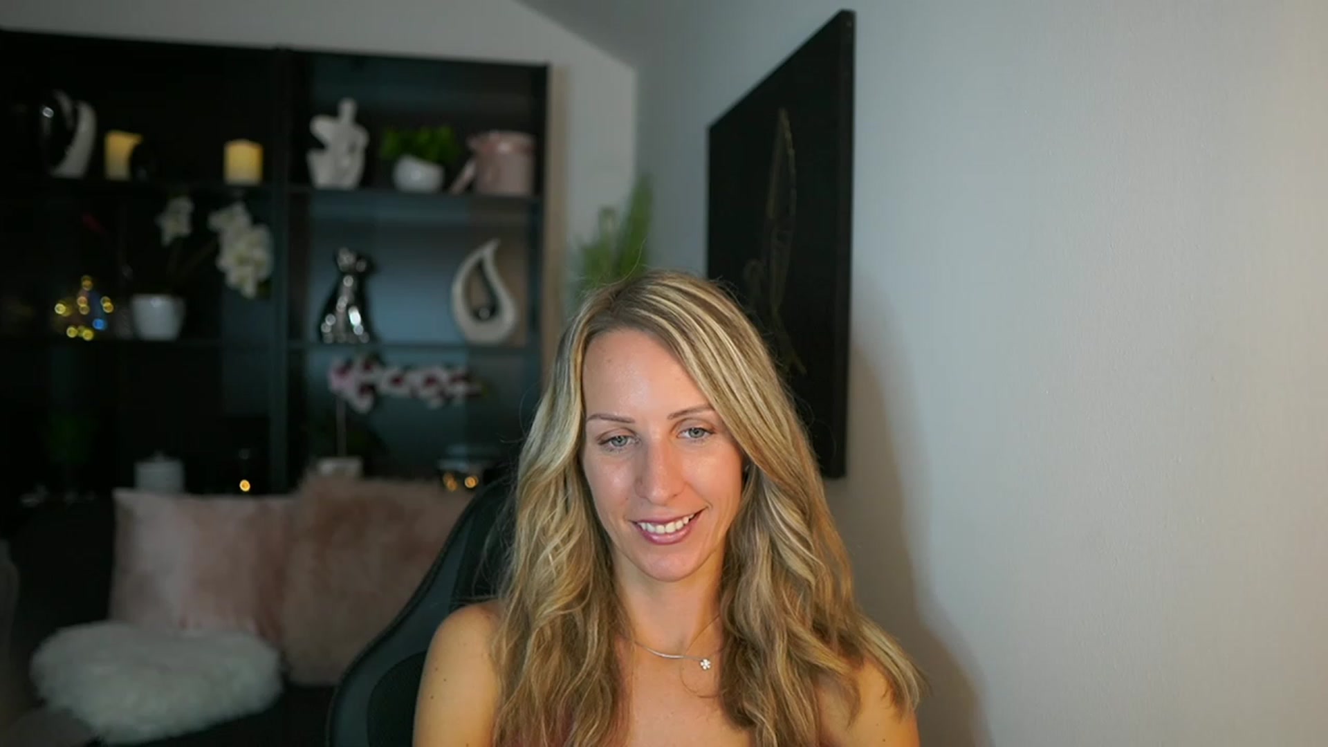 Gallery image thumbnail from Nikki__Sexx__'s myfreecams stream on, 08/29/2023, 21:31 image 1 of 20