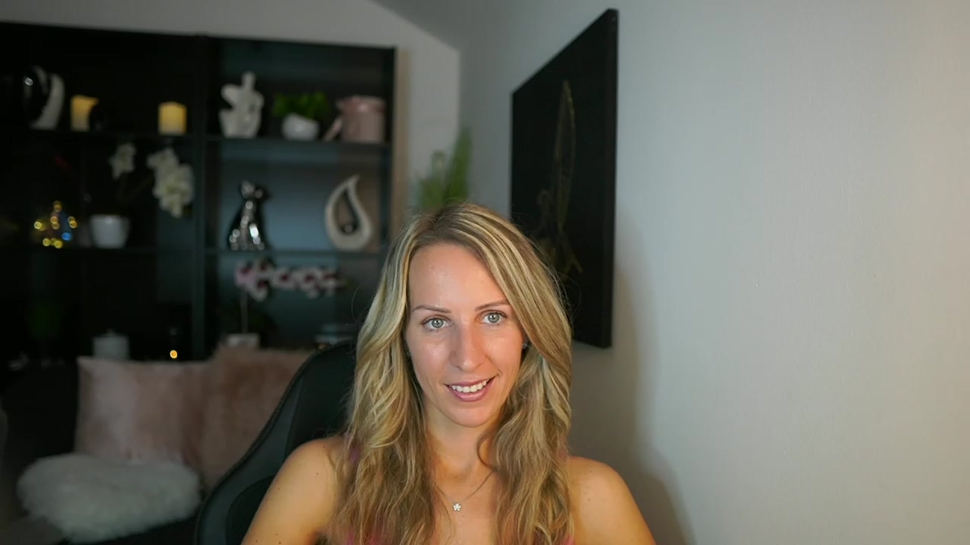 Gallery image thumbnail from Nikki__Sexx__'s myfreecams stream on, 08/29/2023, 21:31 image 19 of 20
