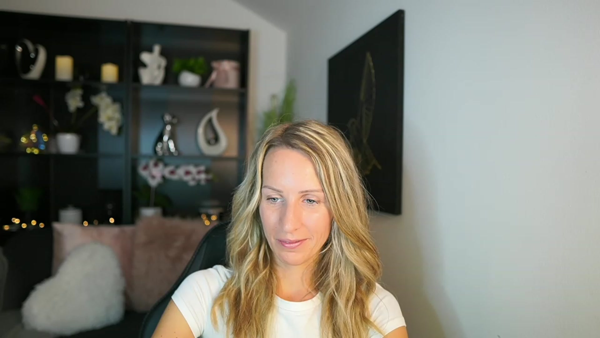 Gallery image thumbnail from Nikki__Sexx__'s myfreecams stream on, 08/31/2023, 22:21 image 12 of 20