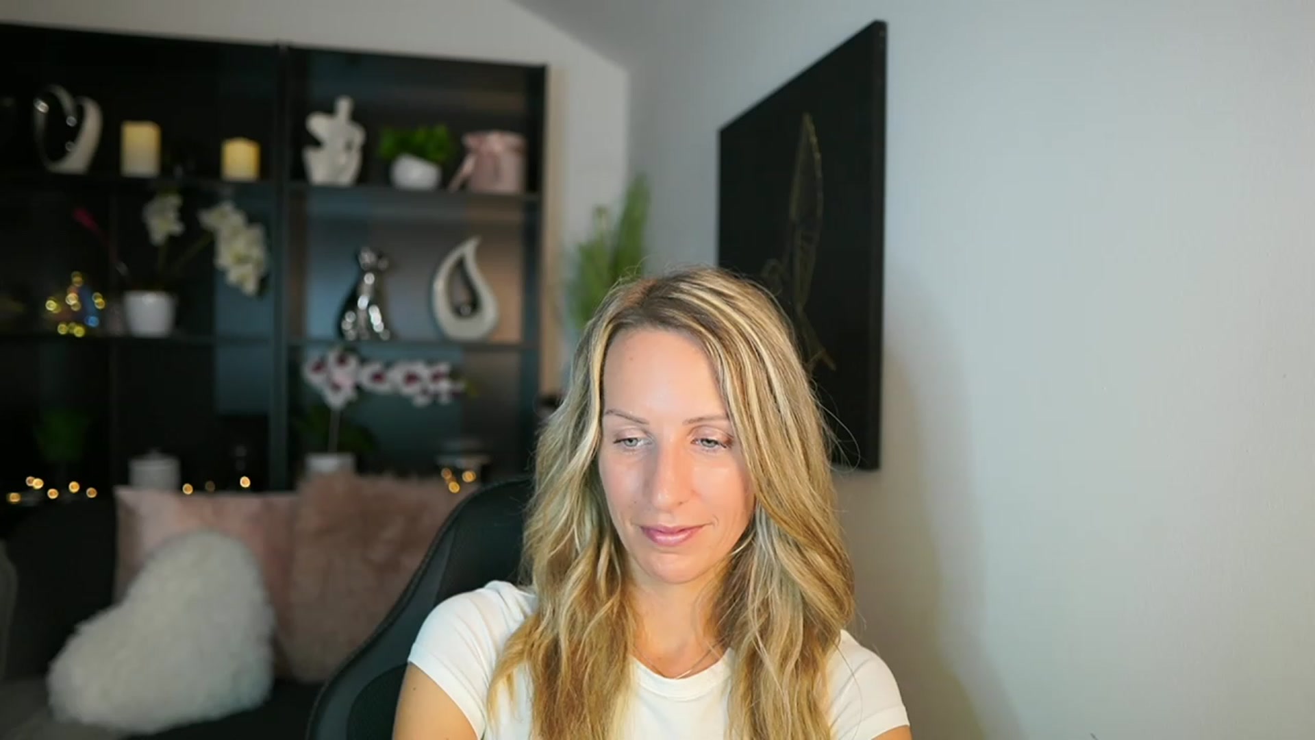 Gallery image thumbnail from Nikki__Sexx__'s myfreecams stream on, 08/31/2023, 22:21 image 15 of 20