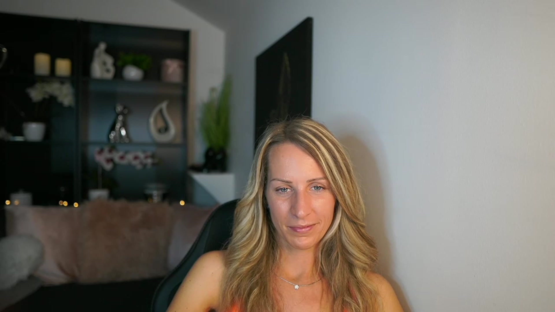 Gallery image thumbnail from Nikki__Sexx__'s myfreecams stream on, 09/11/2023, 19:17 image 16 of 20