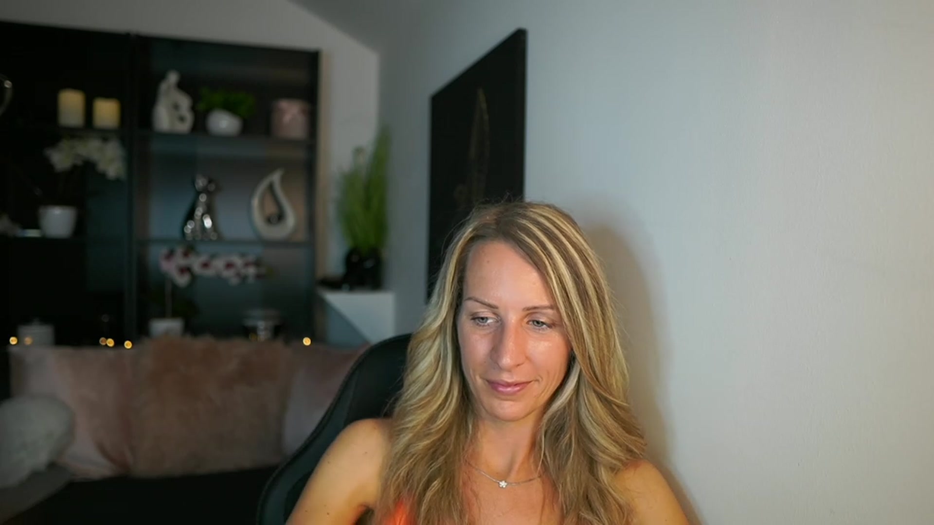 Gallery image thumbnail from Nikki__Sexx__'s myfreecams stream on, 09/11/2023, 19:17 image 17 of 20