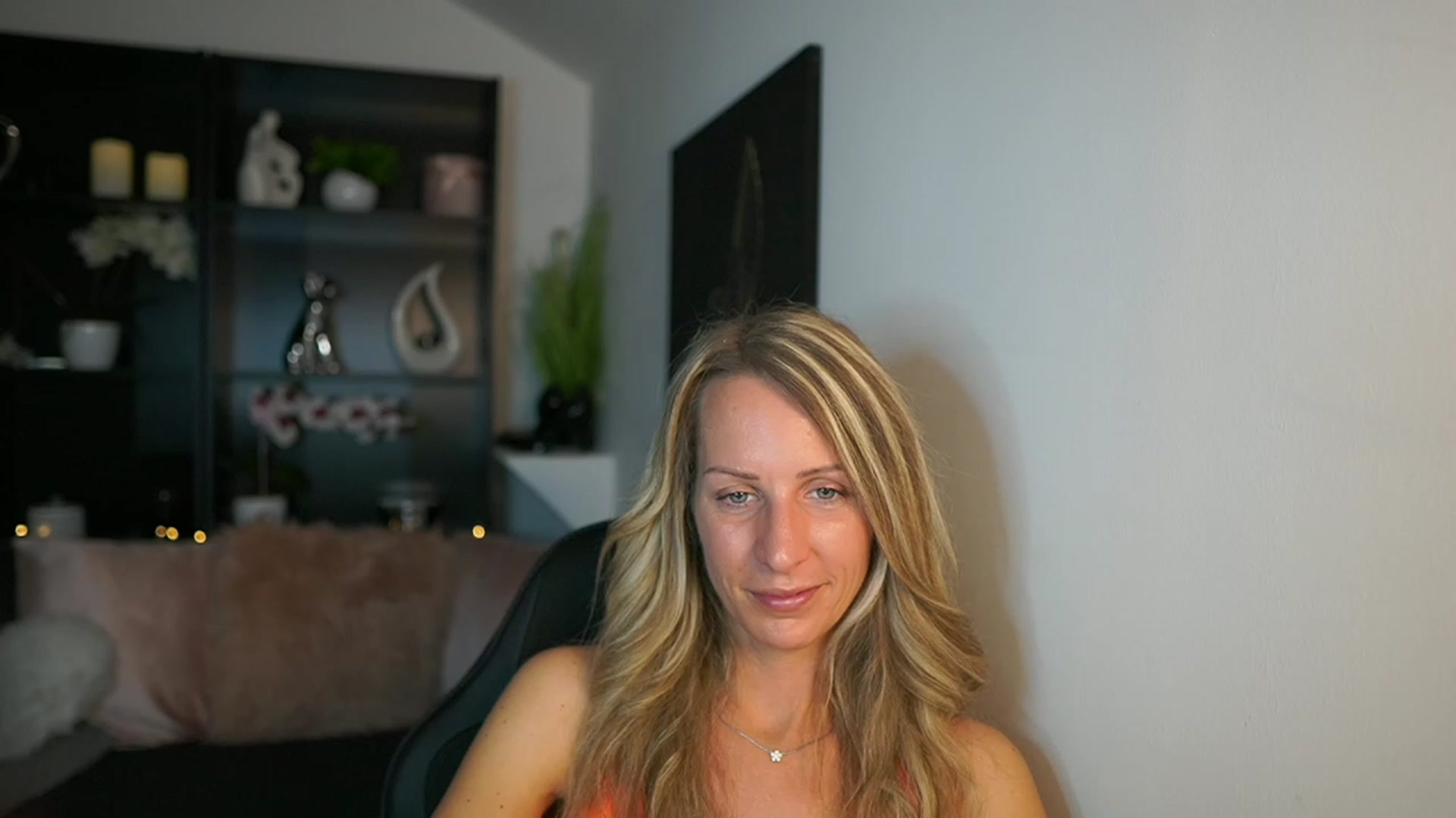 Gallery image thumbnail from Nikki__Sexx__'s myfreecams stream on, 09/11/2023, 19:17 image 14 of 20