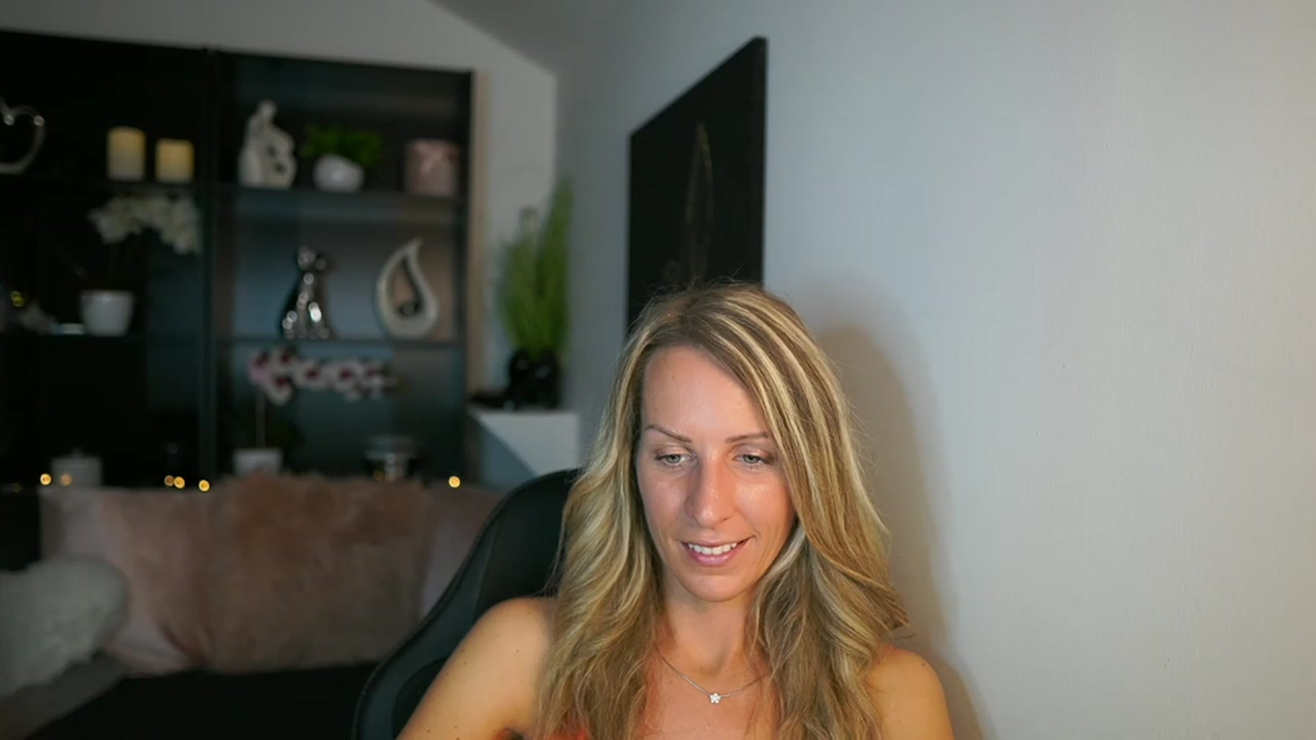 Gallery image thumbnail from Nikki__Sexx__'s myfreecams stream on, 09/11/2023, 19:17 image 7 of 20