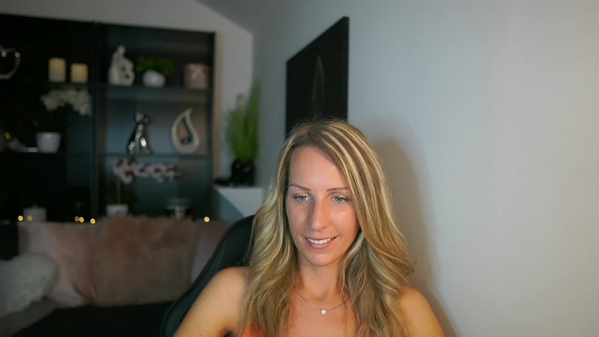 Gallery image thumbnail from Nikki__Sexx__'s myfreecams stream on, 09/11/2023, 19:17 image 6 of 20