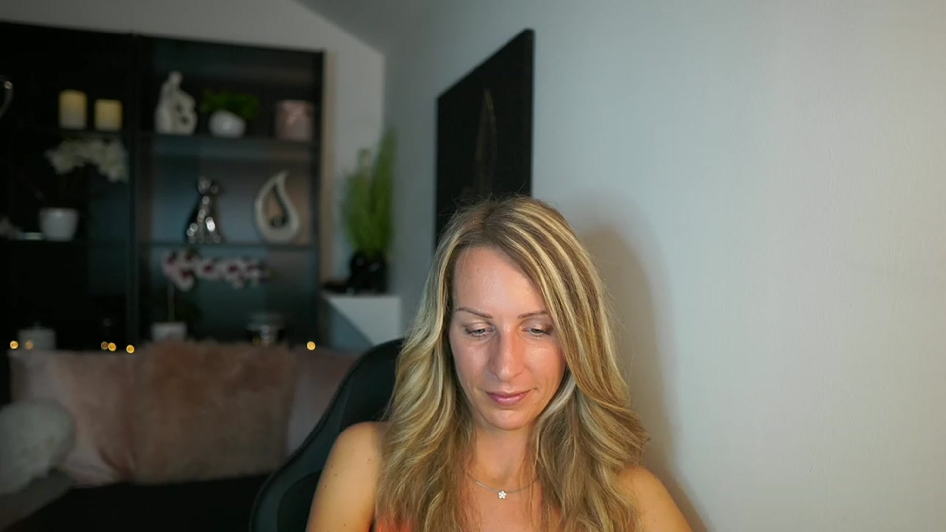 Gallery image thumbnail from Nikki__Sexx__'s myfreecams stream on, 09/11/2023, 19:17 image 12 of 20