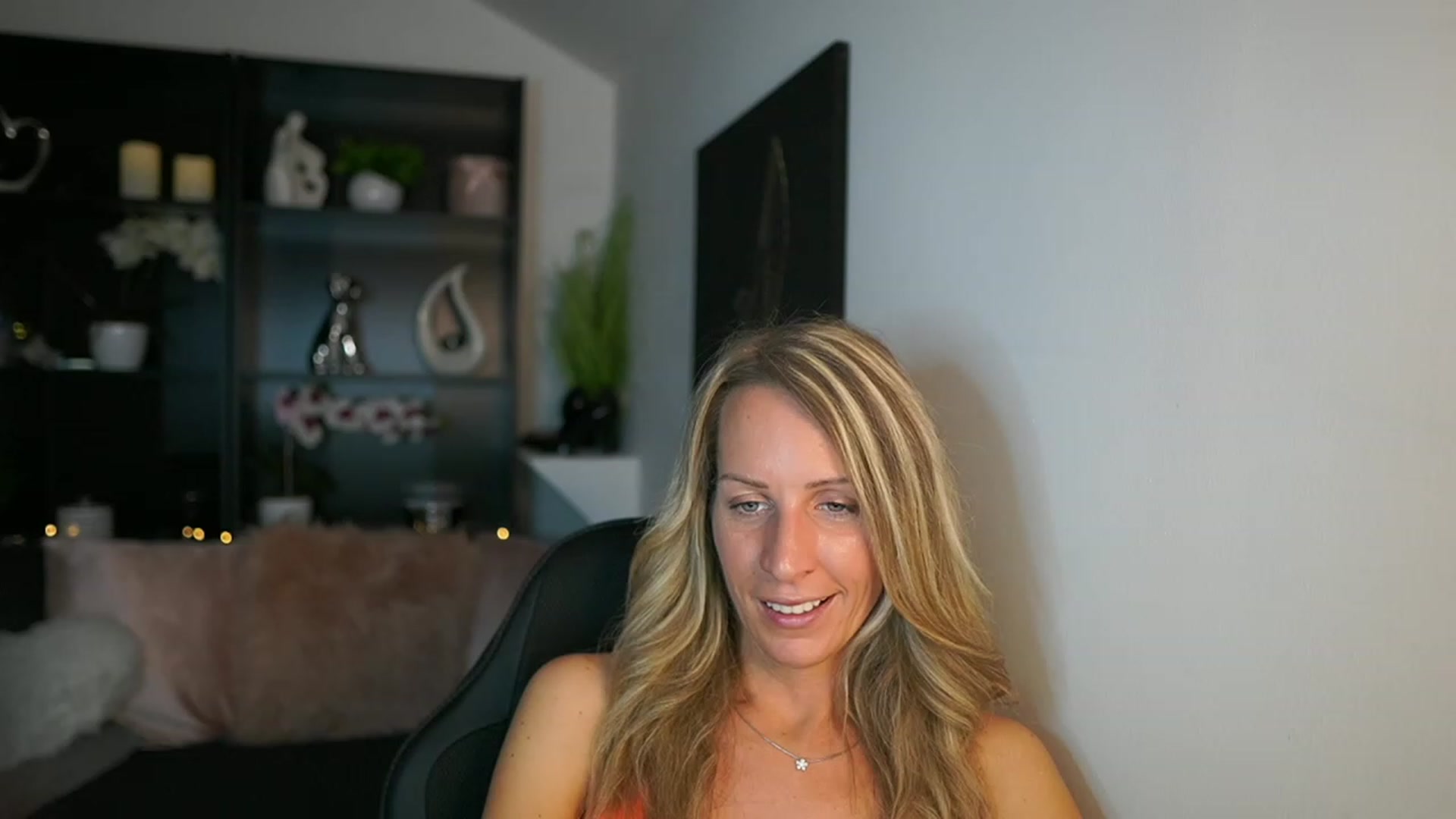 Gallery image thumbnail from Nikki__Sexx__'s myfreecams stream on, 09/11/2023, 19:17 image 8 of 20