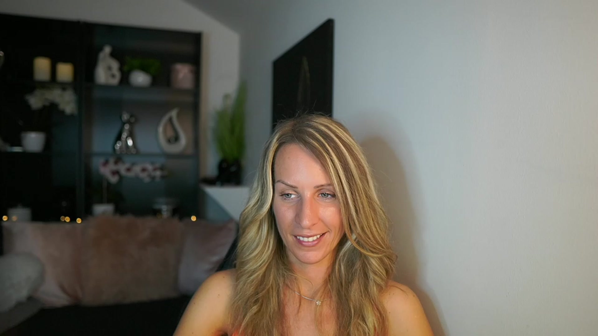 Gallery image thumbnail from Nikki__Sexx__'s myfreecams stream on, 09/11/2023, 21:16 image 12 of 20