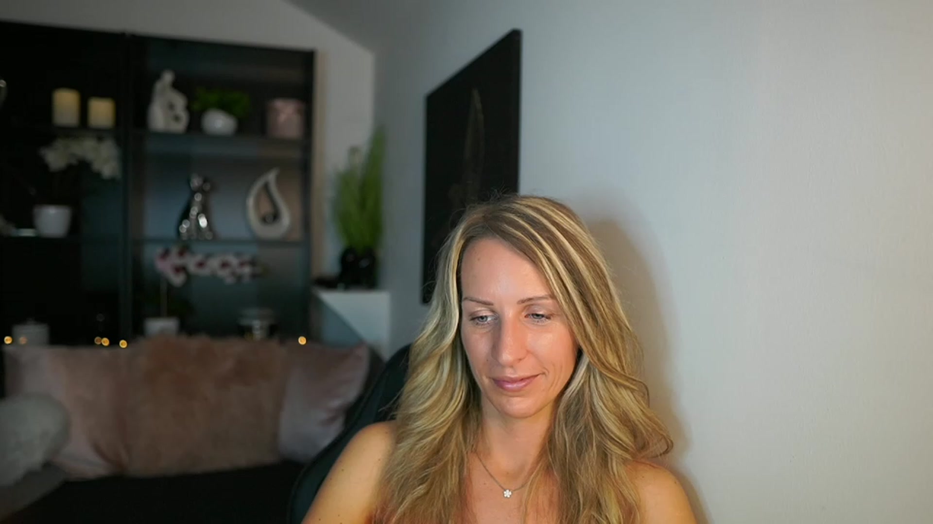 Gallery image thumbnail from Nikki__Sexx__'s myfreecams stream on, 09/11/2023, 21:16 image 18 of 20