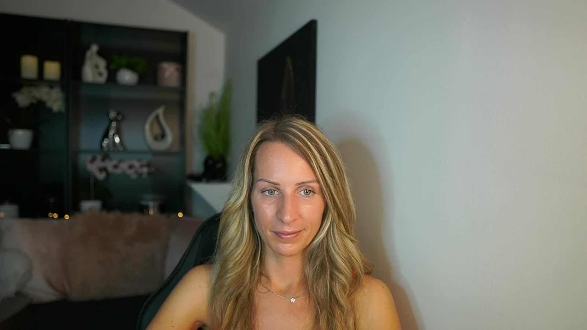 Gallery image thumbnail from Nikki__Sexx__'s myfreecams stream on, 09/11/2023, 23:01 image 10 of 20