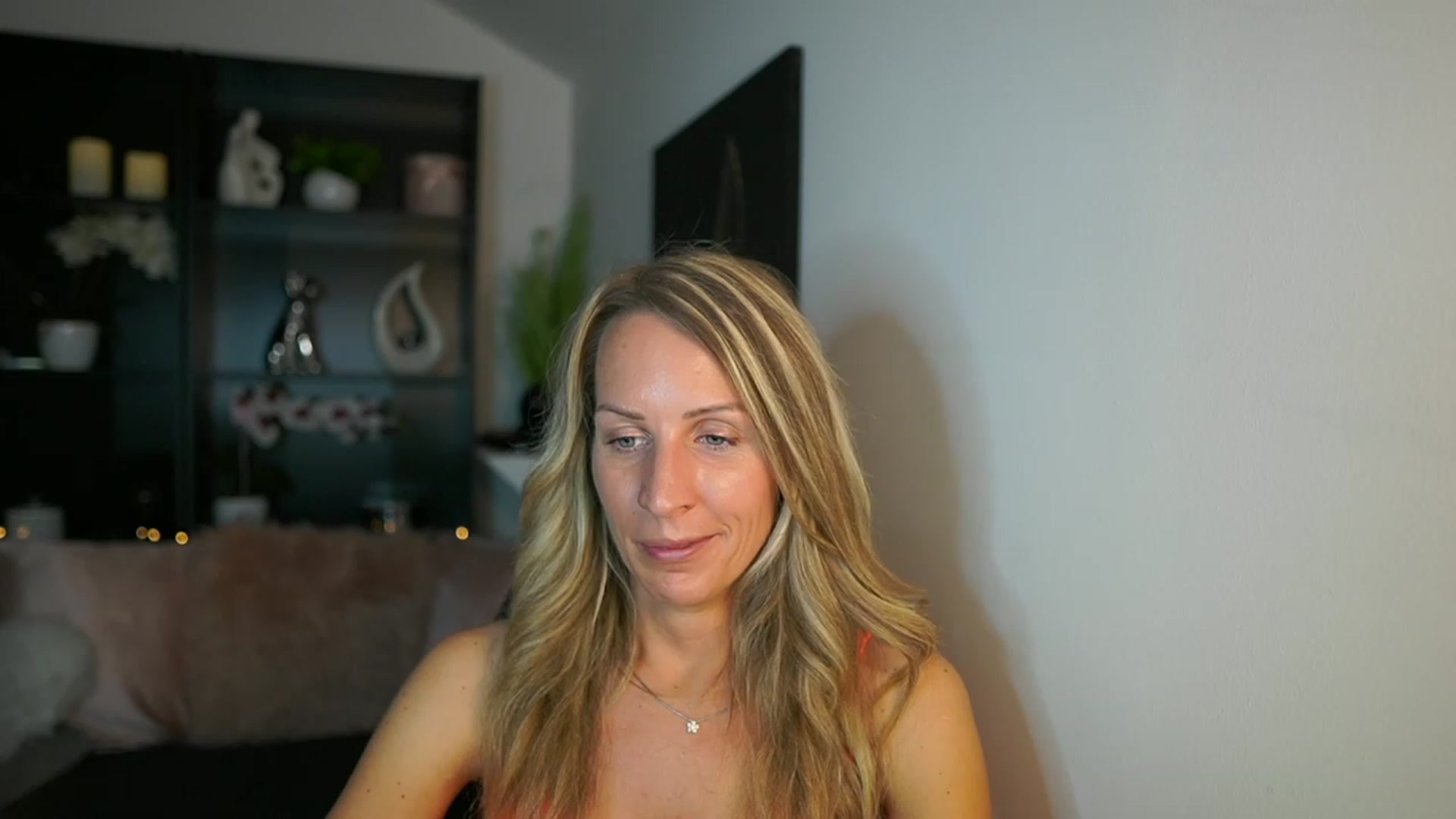 Gallery image thumbnail from Nikki__Sexx__'s myfreecams stream on, 09/11/2023, 23:01 image 6 of 20