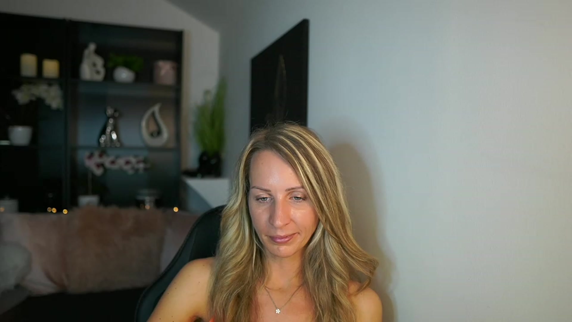 Gallery image thumbnail from Nikki__Sexx__'s myfreecams stream on, 09/11/2023, 23:01 image 7 of 20
