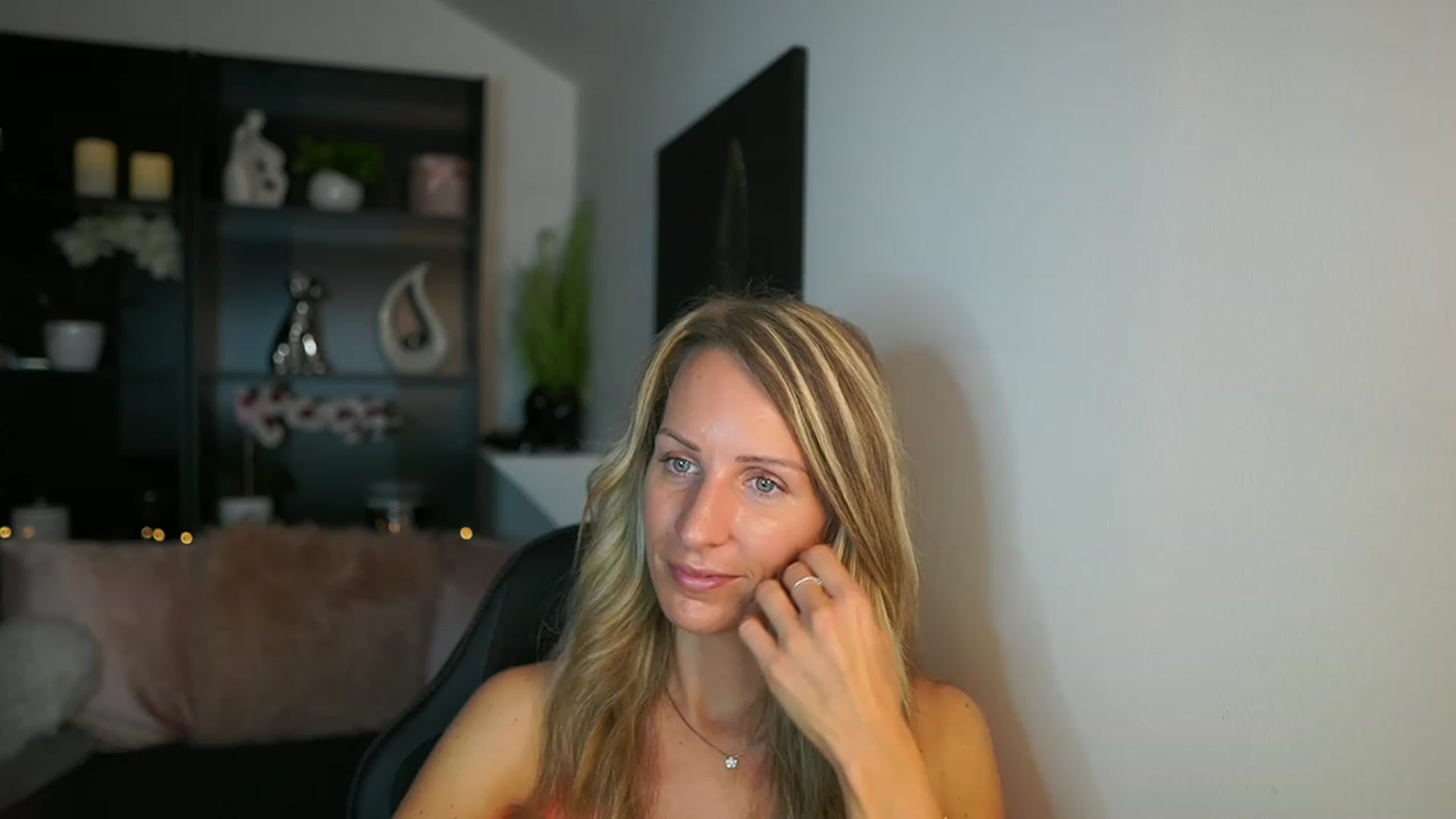Gallery image thumbnail from Nikki__Sexx__'s myfreecams stream on, 09/11/2023, 23:01 image 2 of 20