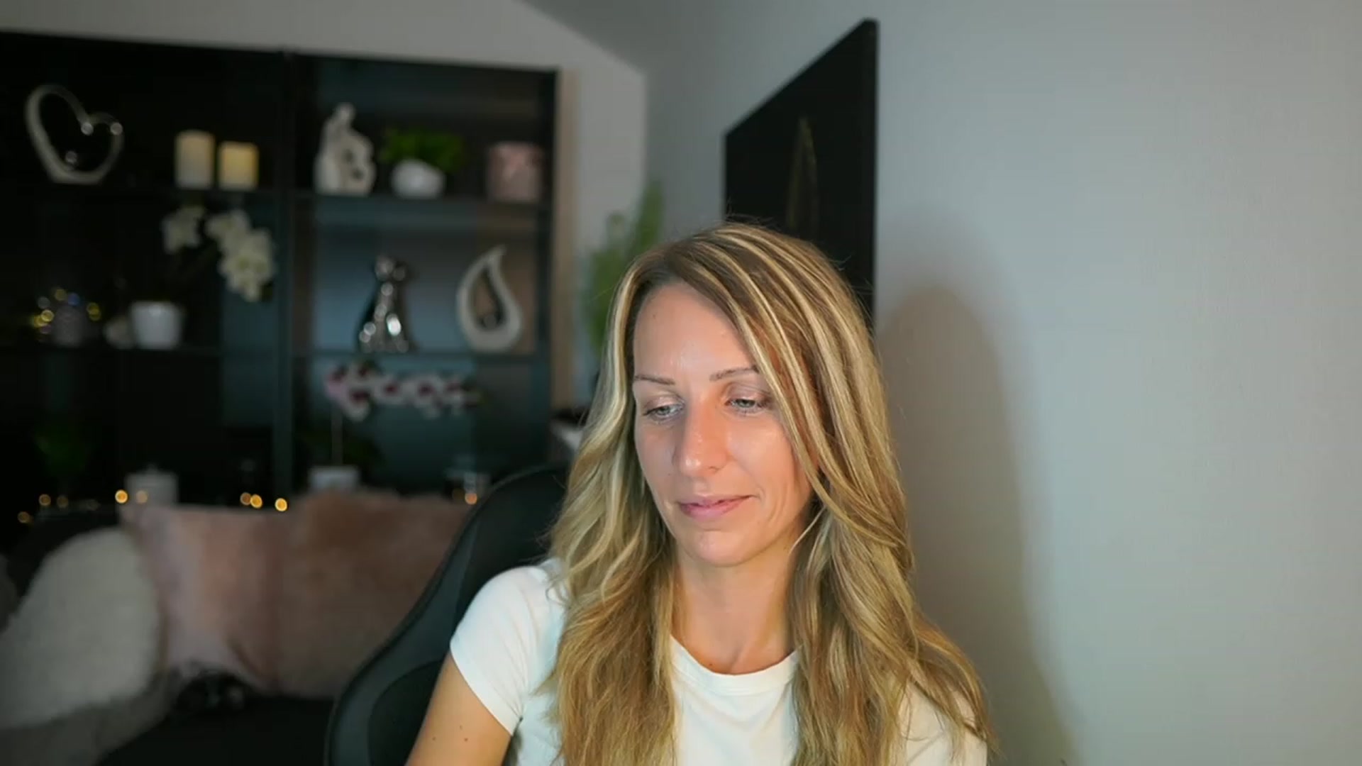 Gallery image thumbnail from Nikki__Sexx__'s myfreecams stream on, 09/12/2023, 20:18 image 15 of 20