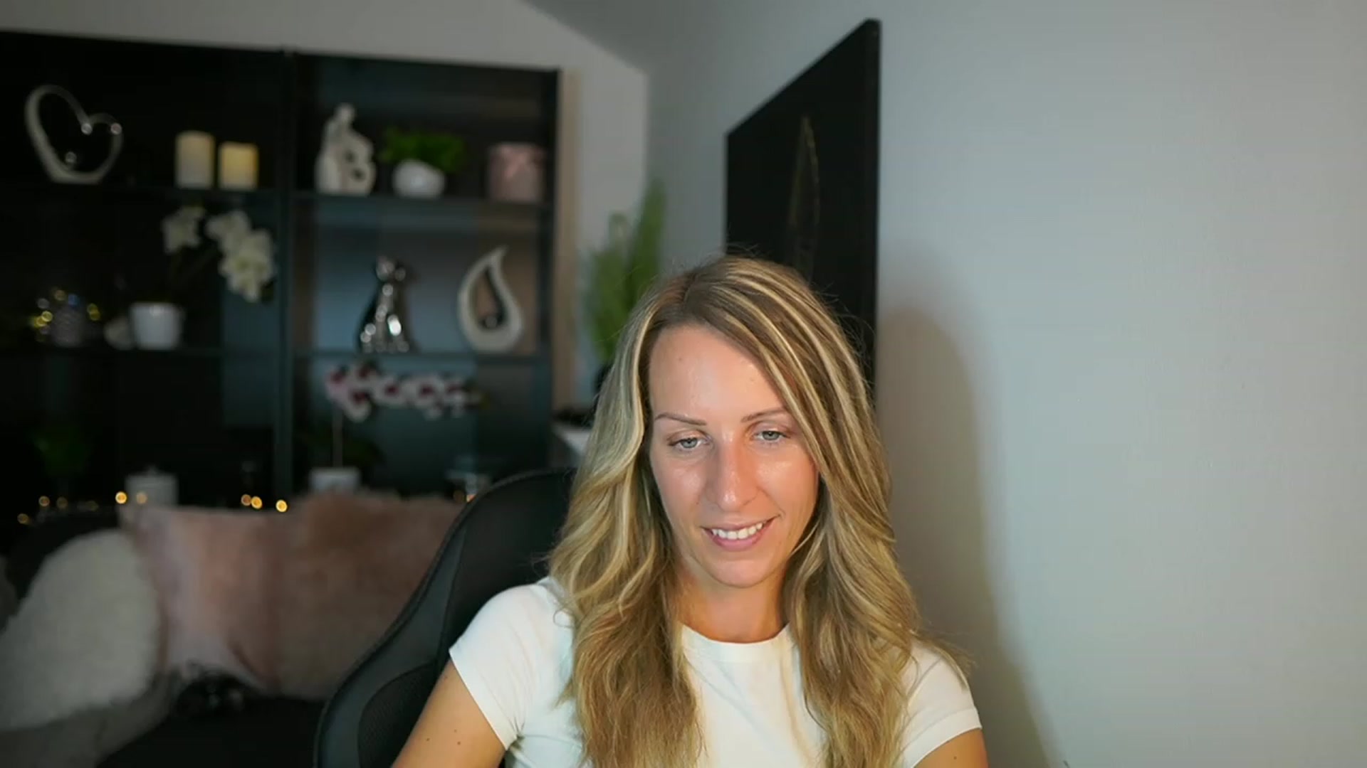 Gallery image thumbnail from Nikki__Sexx__'s myfreecams stream on, 09/12/2023, 20:18 image 17 of 20