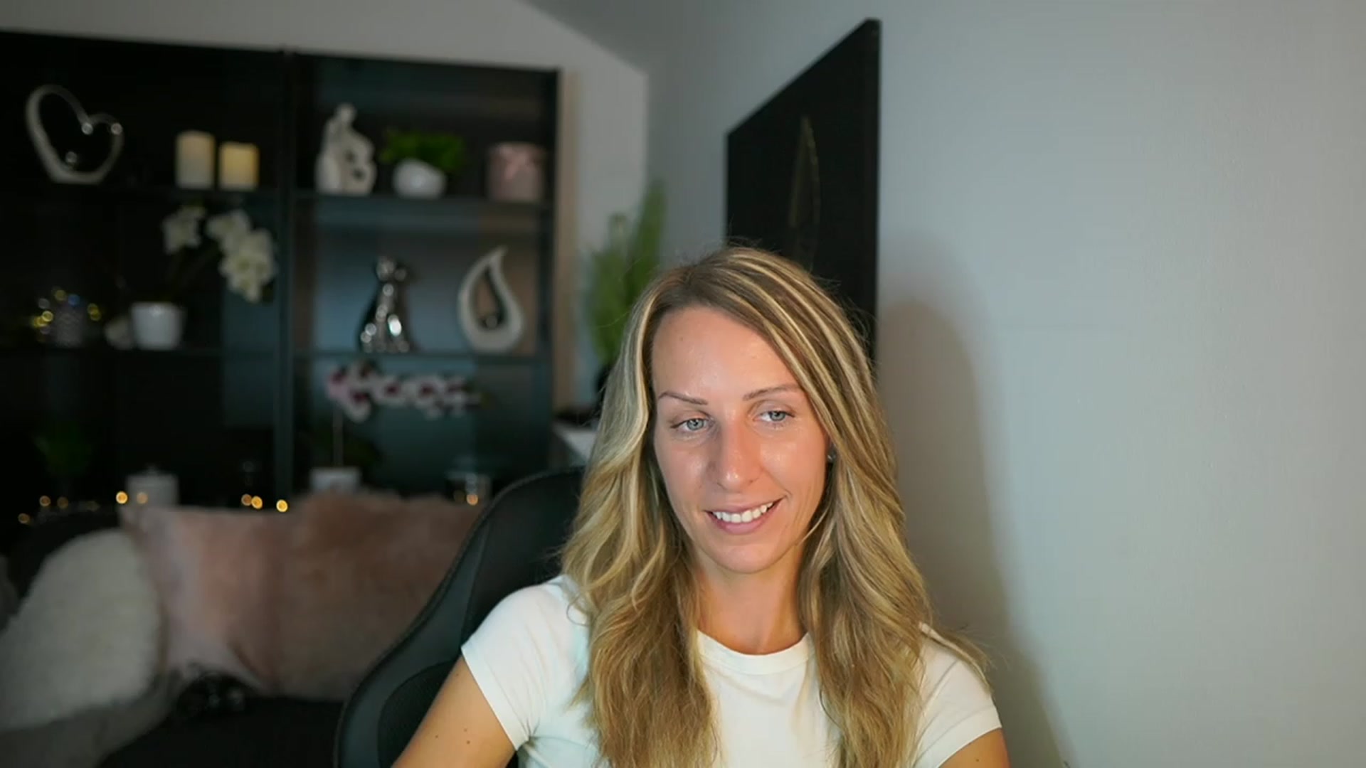 Gallery image thumbnail from Nikki__Sexx__'s myfreecams stream on, 09/12/2023, 20:18 image 16 of 20