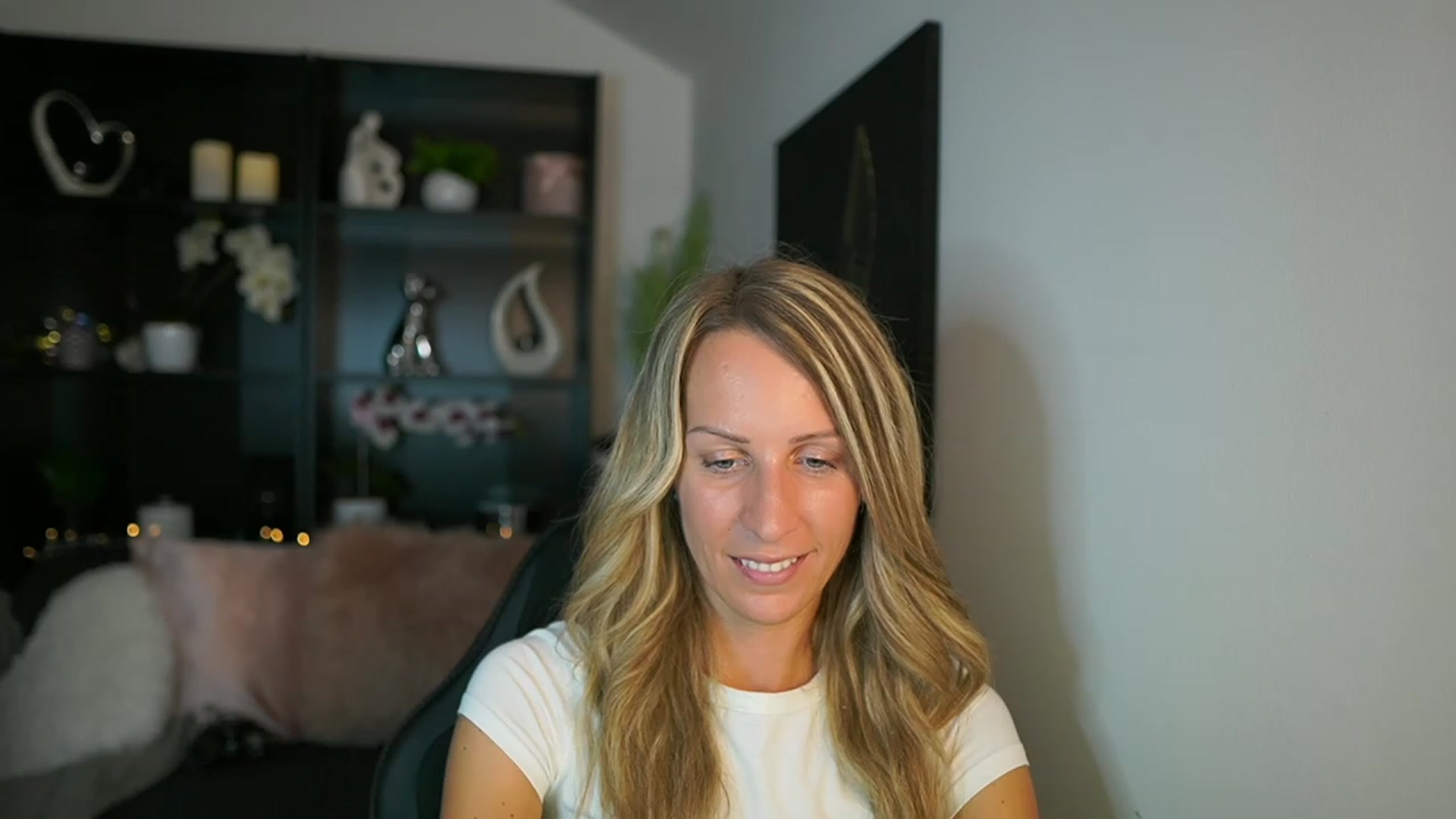 Gallery image thumbnail from Nikki__Sexx__'s myfreecams stream on, 09/12/2023, 21:20 image 17 of 20