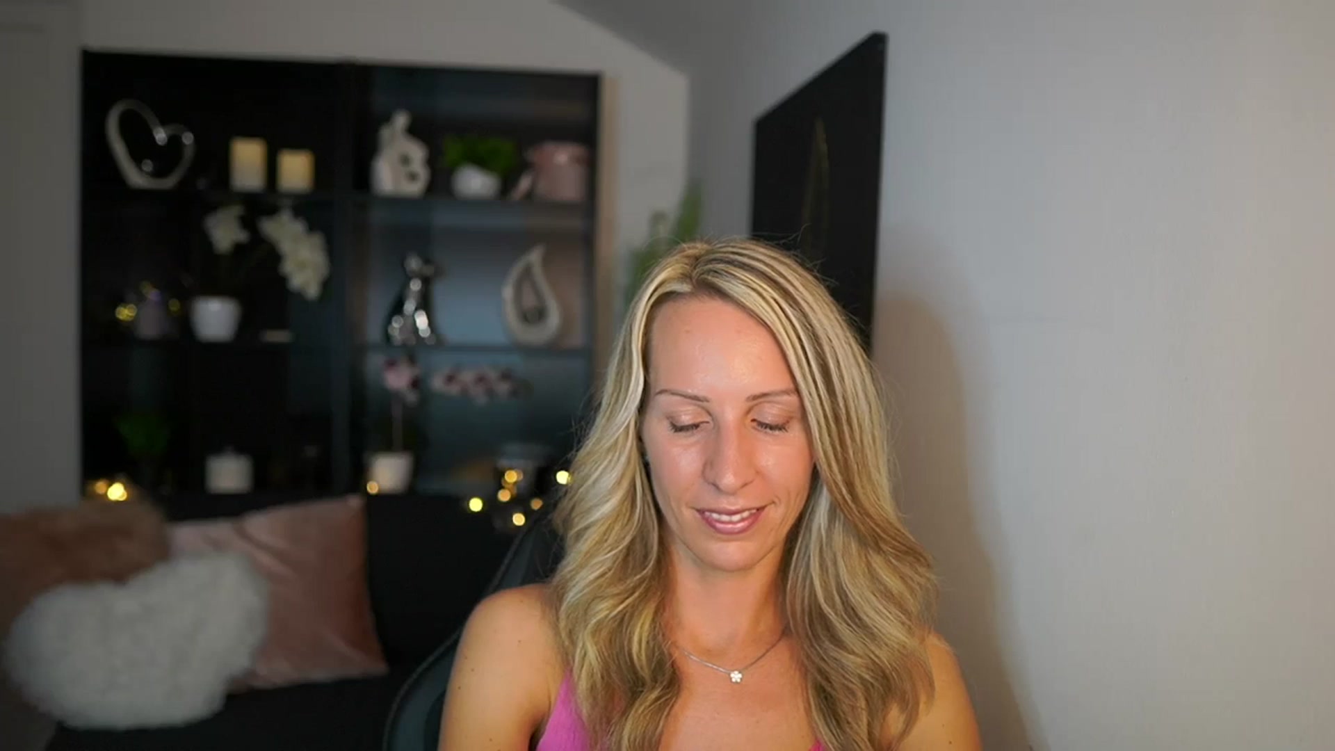 Gallery image thumbnail from Nikki__Sexx__'s myfreecams stream on, 09/18/2023, 20:08 image 20 of 20