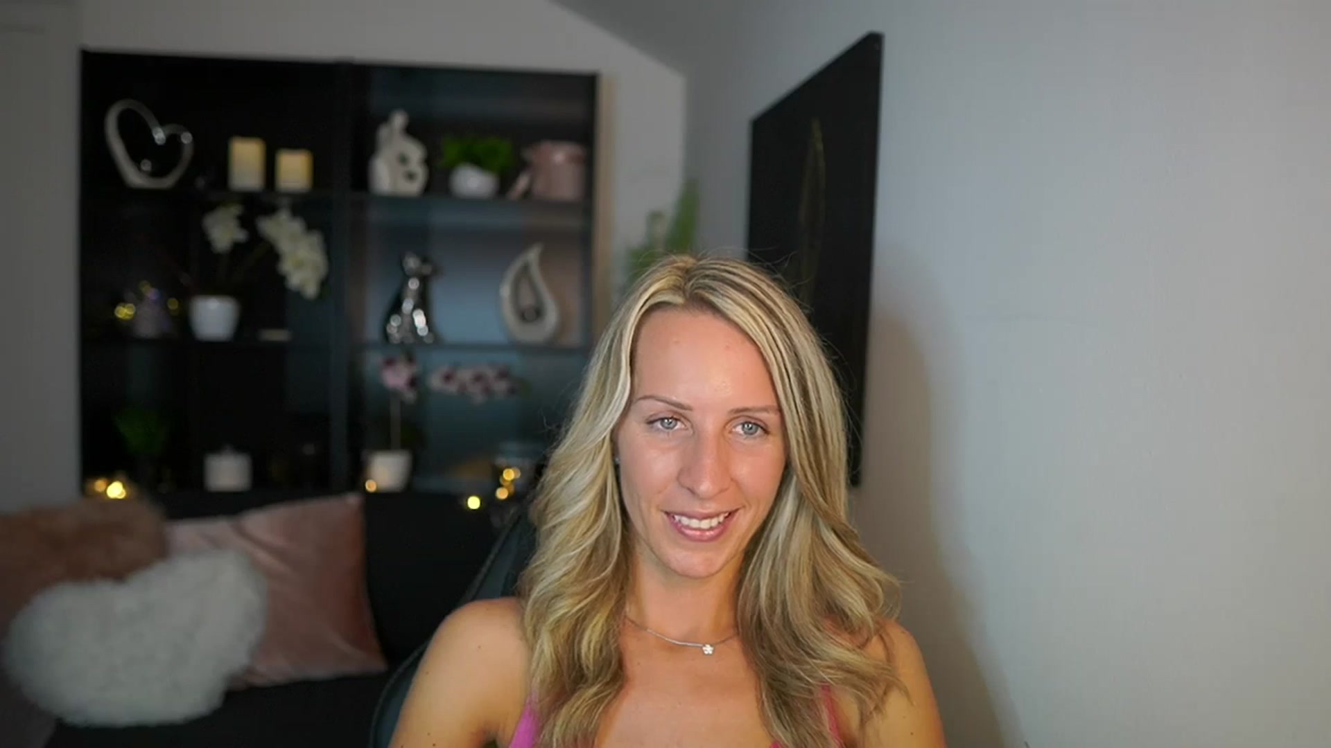 Gallery image thumbnail from Nikki__Sexx__'s myfreecams stream on, 09/18/2023, 20:52 image 2 of 20
