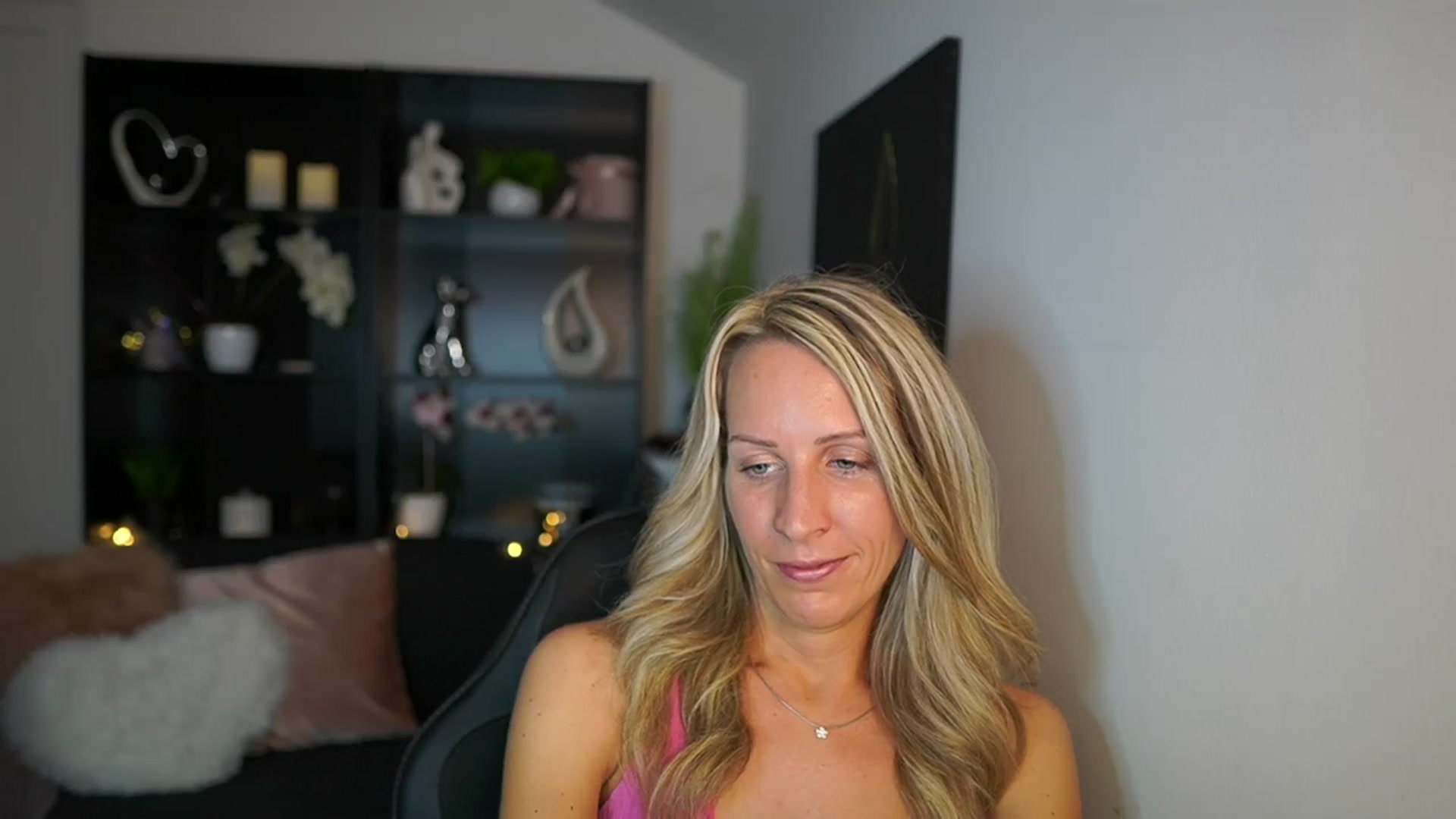 Gallery image thumbnail from Nikki__Sexx__'s myfreecams stream on, 09/18/2023, 22:05 image 20 of 20