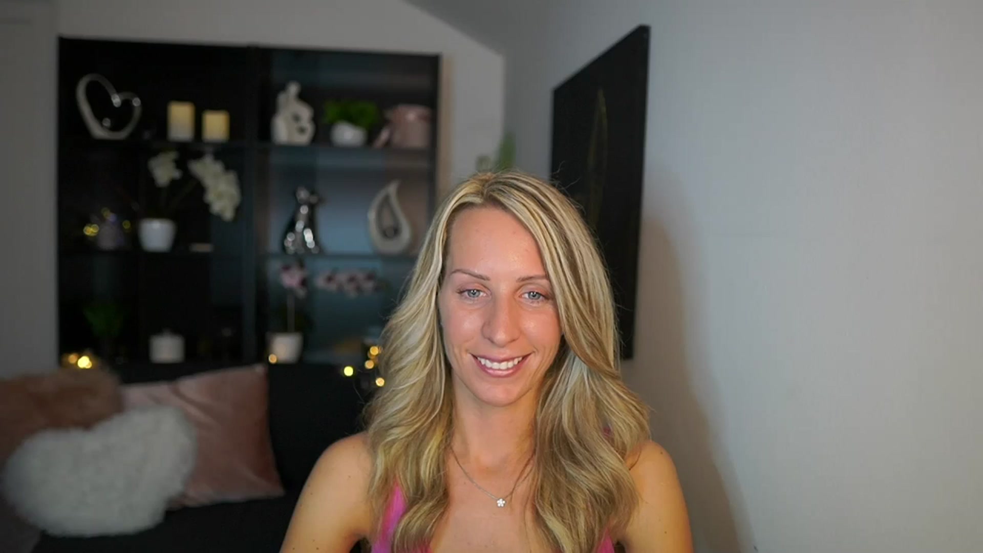 Gallery image thumbnail from Nikki__Sexx__'s myfreecams stream on, 09/18/2023, 22:05 image 3 of 20