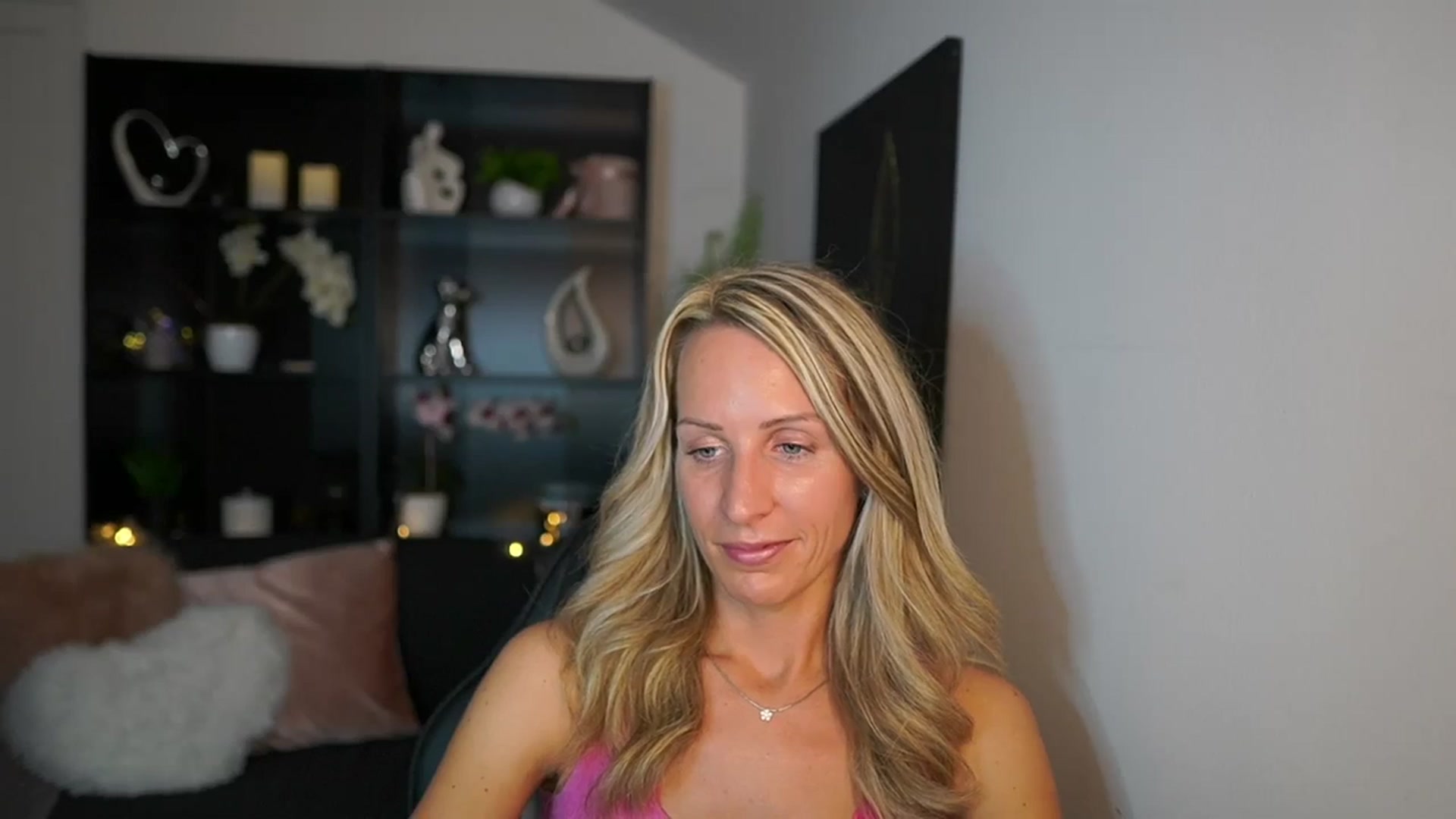 Gallery image thumbnail from Nikki__Sexx__'s myfreecams stream on, 09/18/2023, 22:55 image 9 of 20