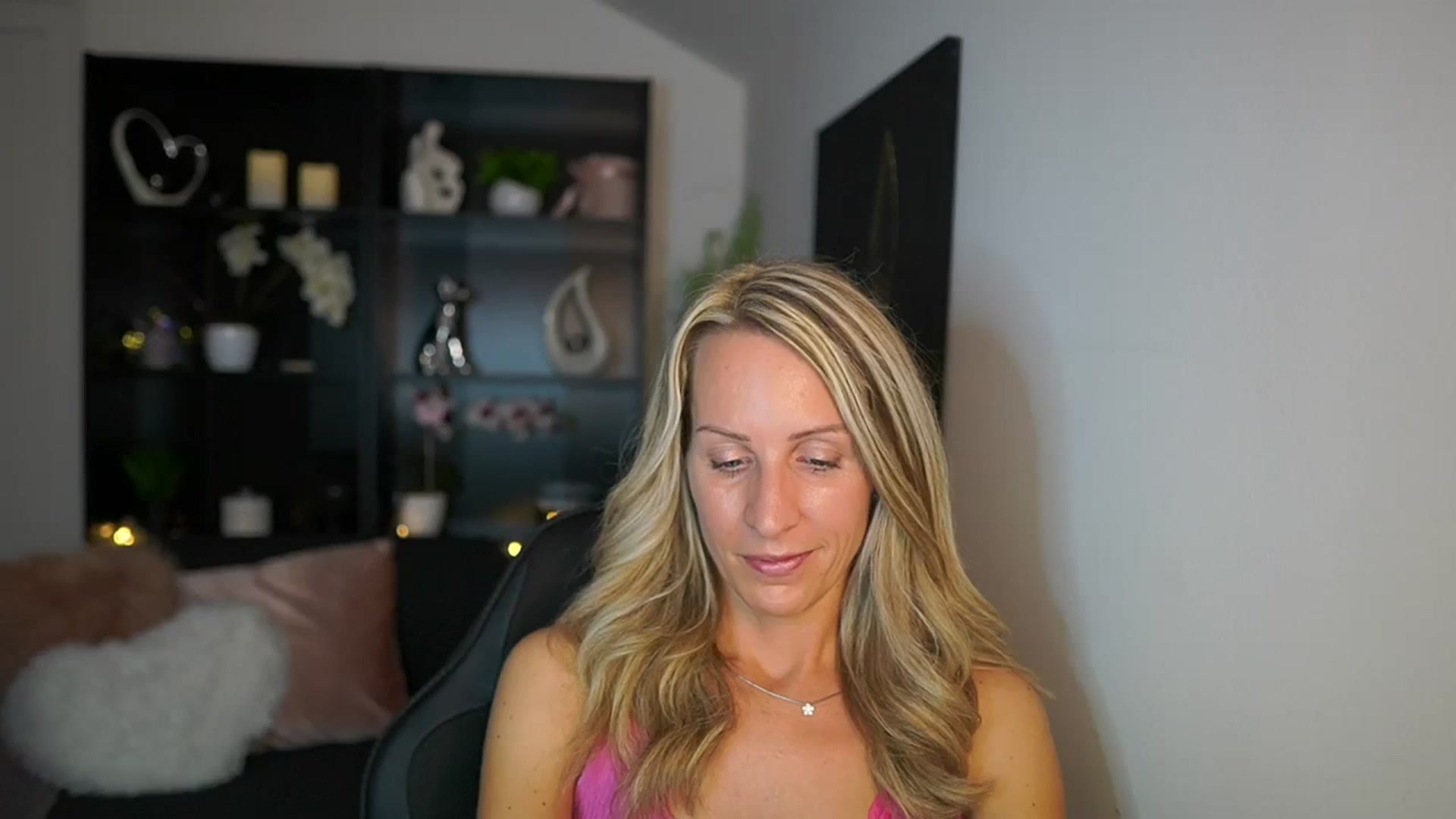 Gallery image thumbnail from Nikki__Sexx__'s myfreecams stream on, 09/18/2023, 22:55 image 1 of 20